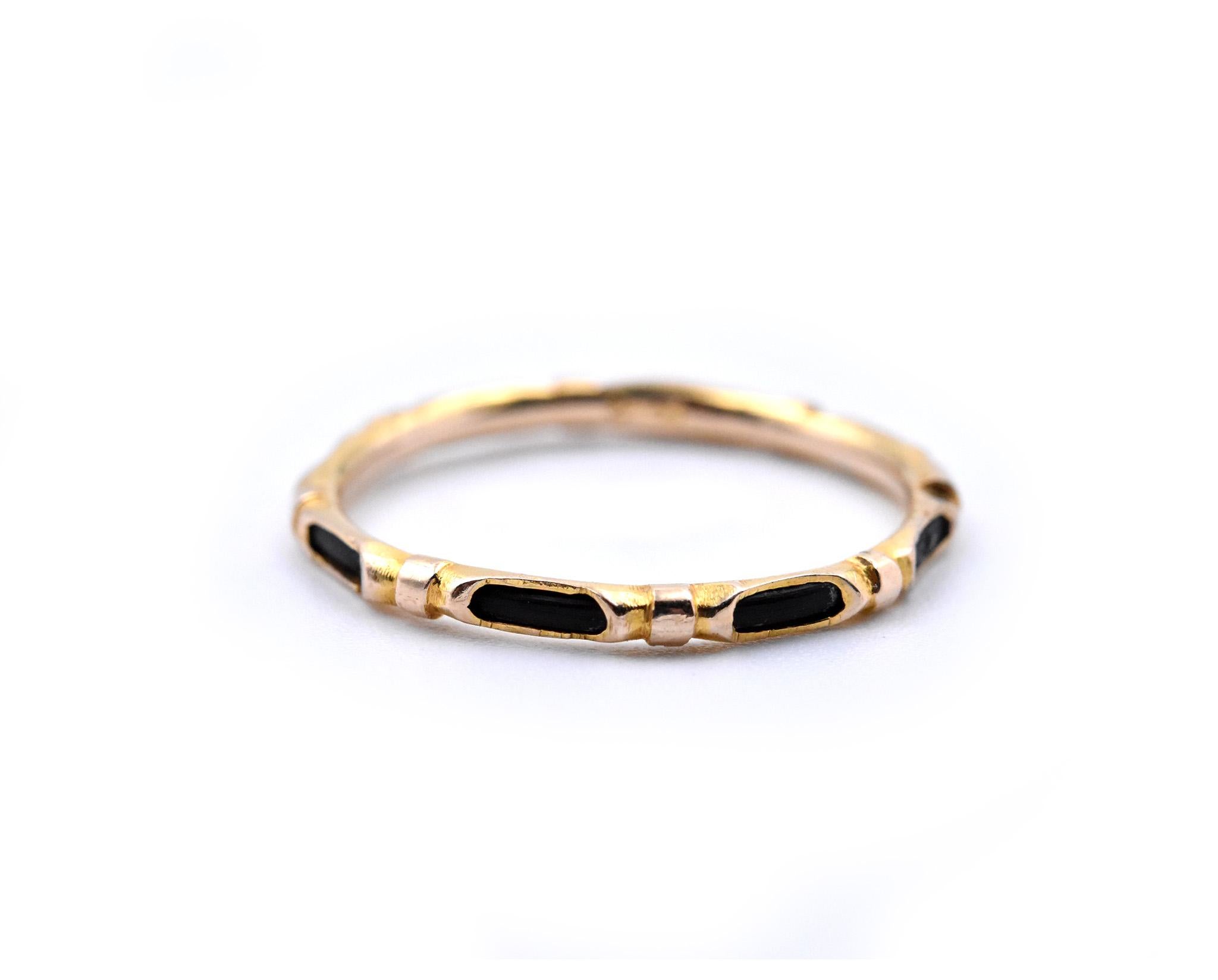 14 Karat Yellow Gold Band Ring with Black Inner Band In Excellent Condition For Sale In Scottsdale, AZ