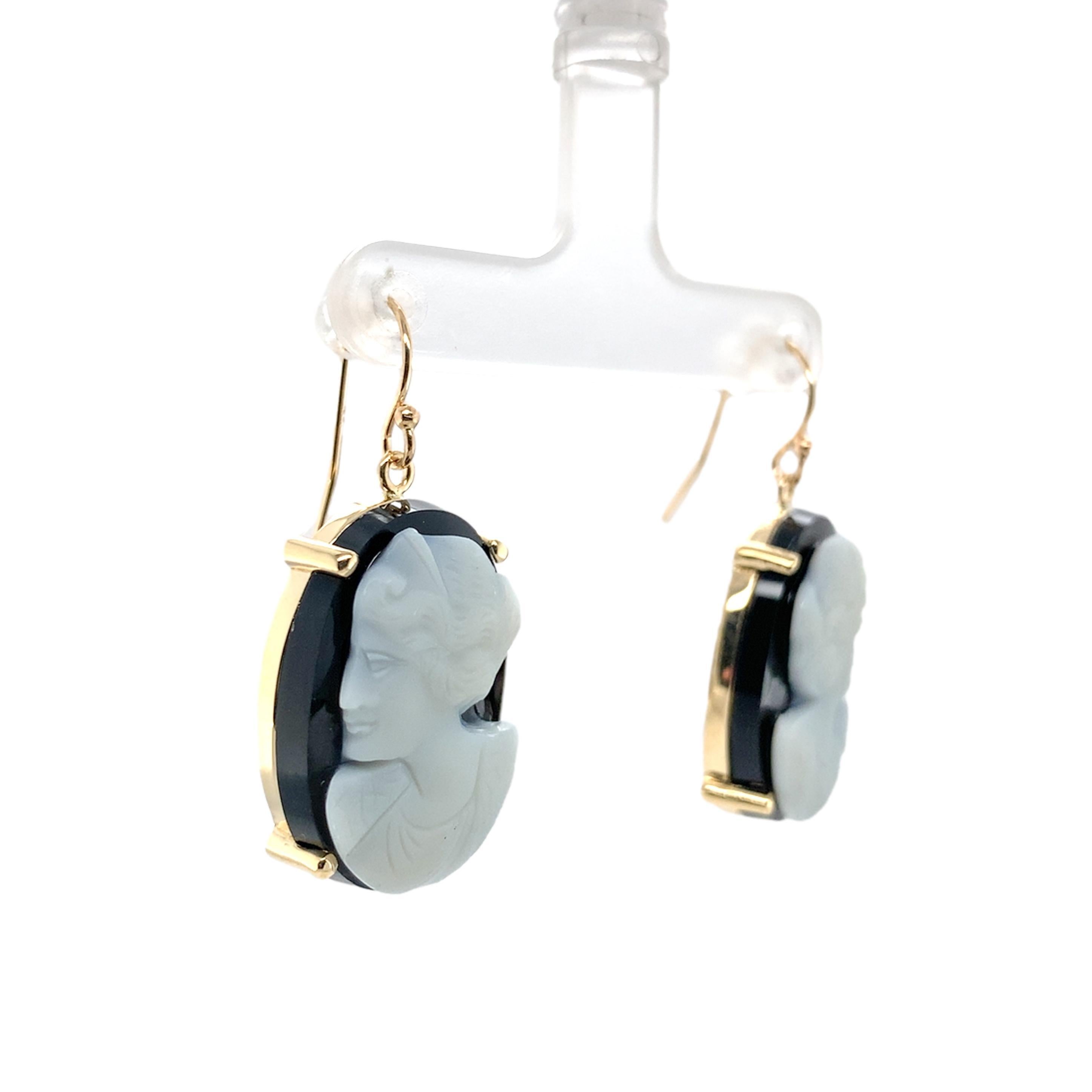 14K Gelbgold Banded Schwarz & Weiß Achat Stein Cameo Ohrringe (Ovalschliff) im Angebot