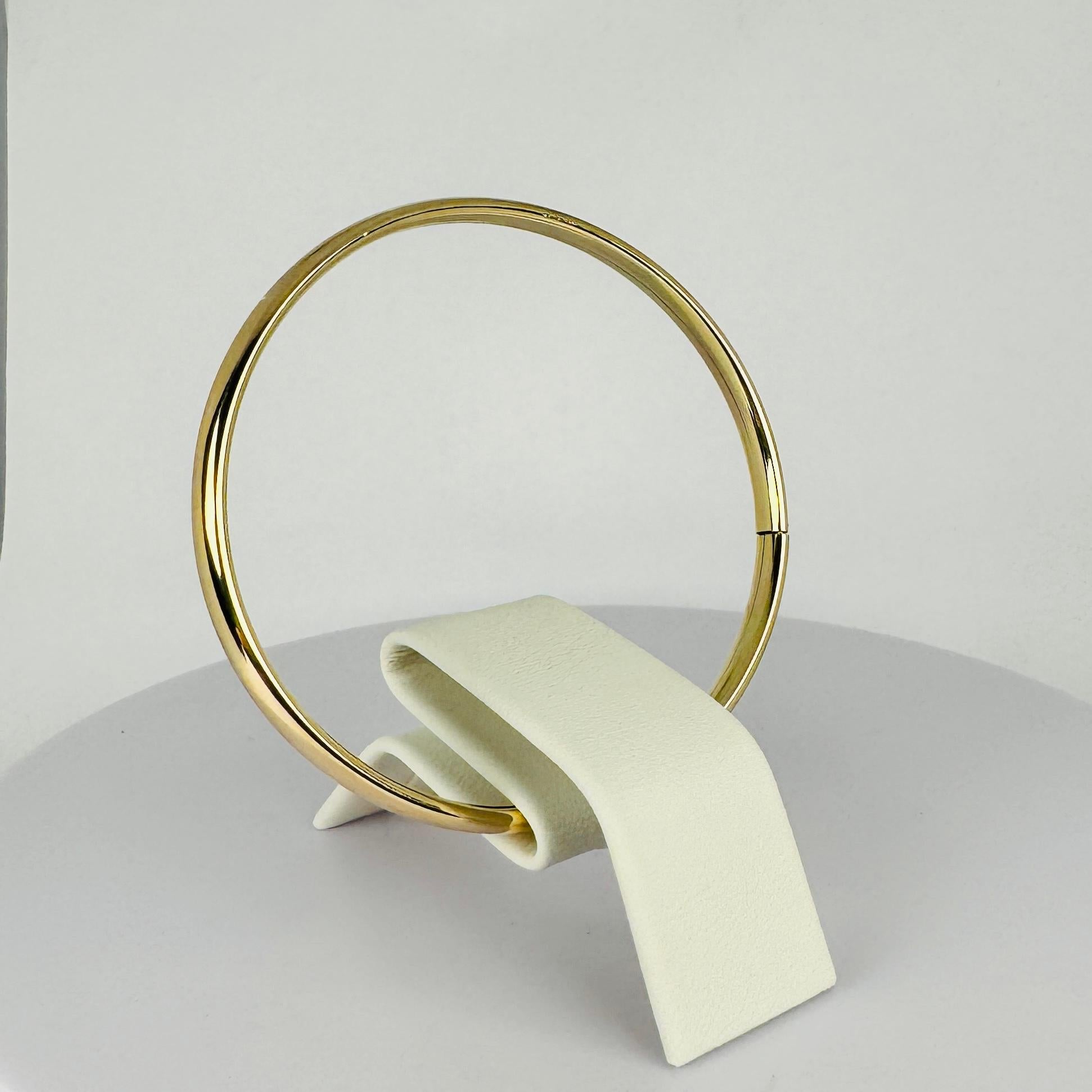 Bracciale bangle in oro giallo 14k - classico - 64 mm chiusura sicura a secchiello In condizioni buone in vendita a Heemstede, NL