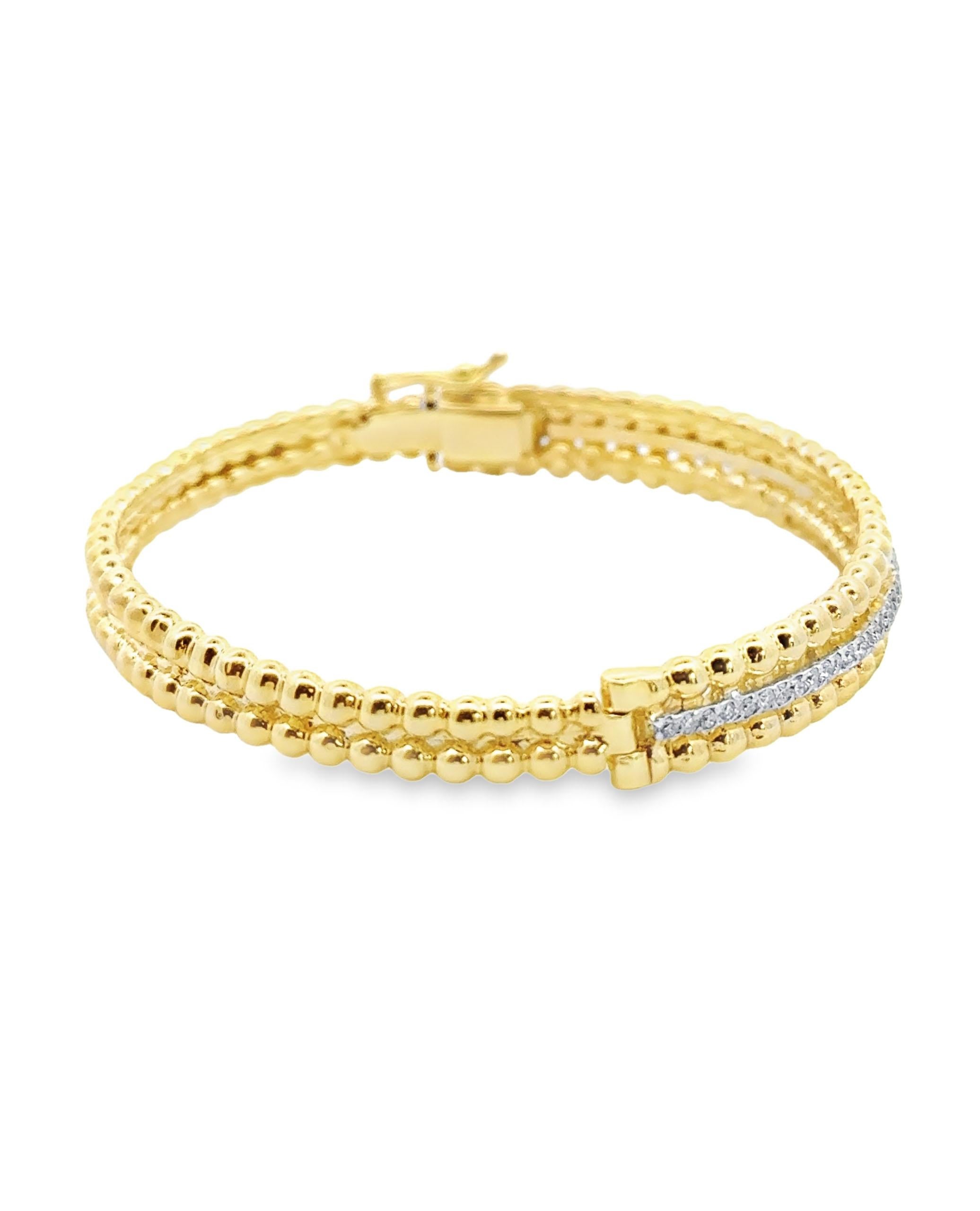 14K Yellow Gold Bangle Bracelet with Diamonds In New Condition For Sale In Old Tappan, NJ
