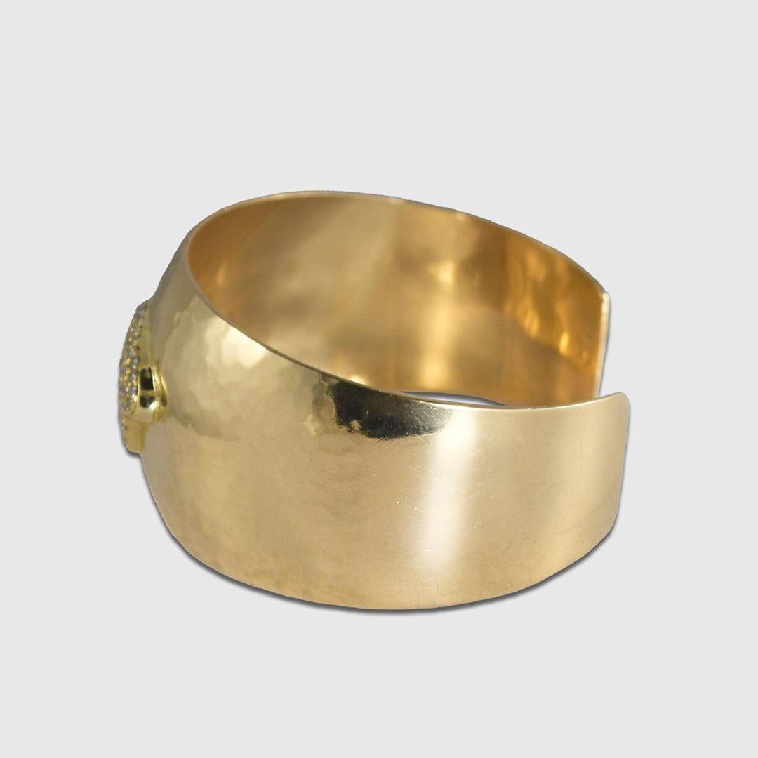 Armreif aus 14 Karat Gelbgold mit 18 Karat Diamanten und Bär 1,00 Karat 1