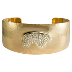 Armreif aus 14 Karat Gelbgold mit 18 Karat Diamanten und Bär 1,00 Karat