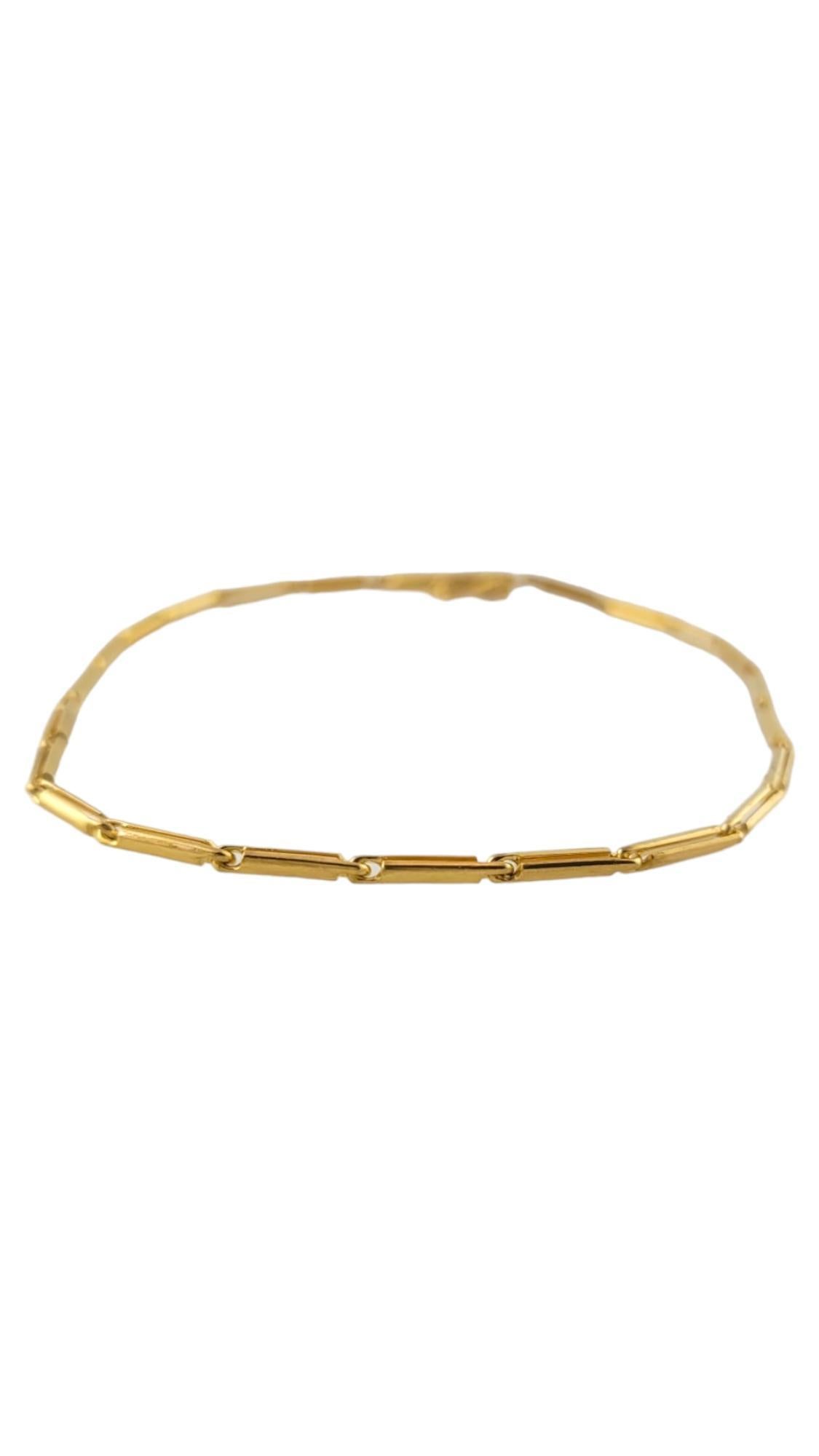 14K Yellow Gold Bar Link Bracelet

This beautiful link bracelet is crafted from 14K yellow gold!

Size: up to 7