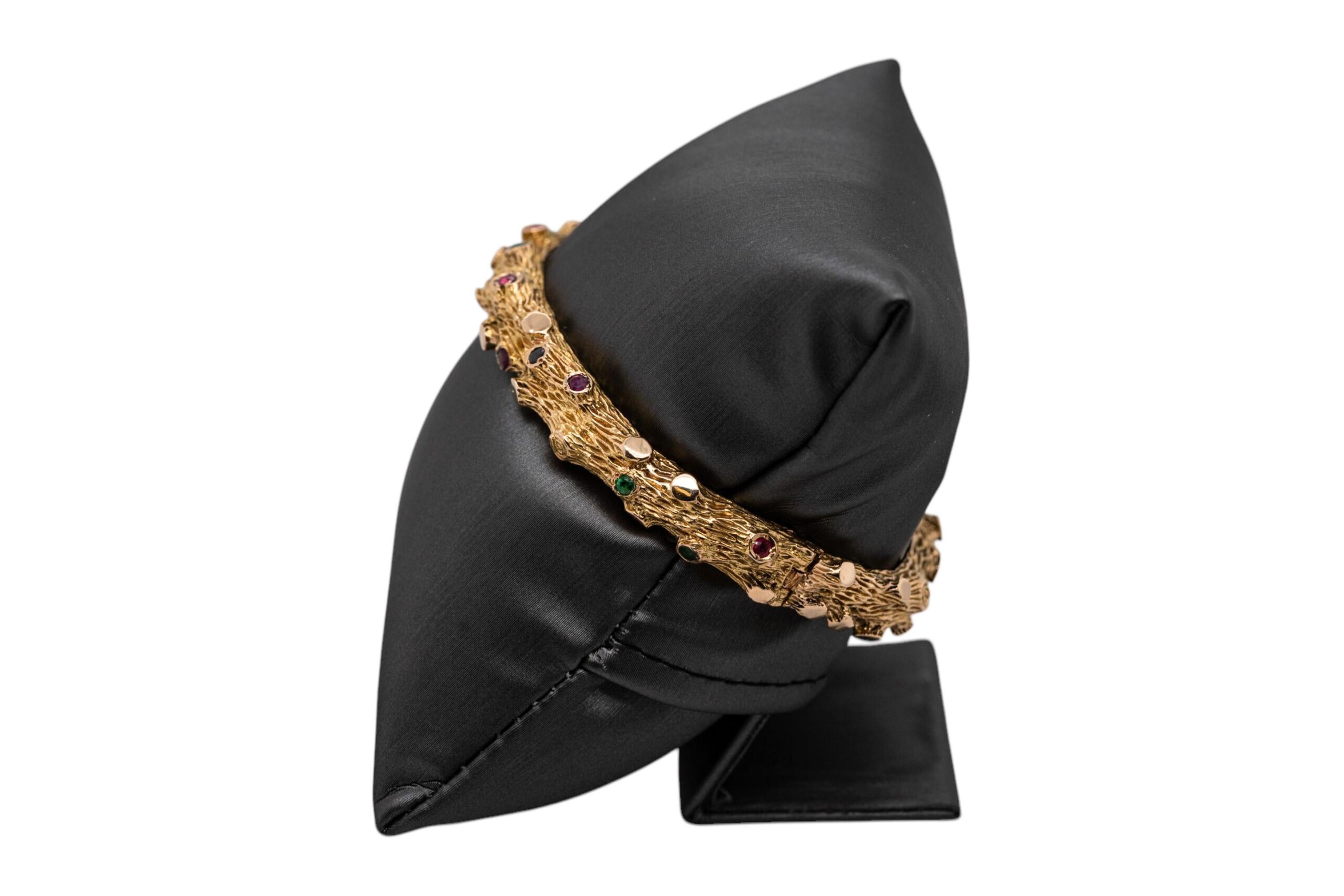14k Yellow Gold Bark Finish Bangle Set With Emeralds and Sapphires For Sale 2