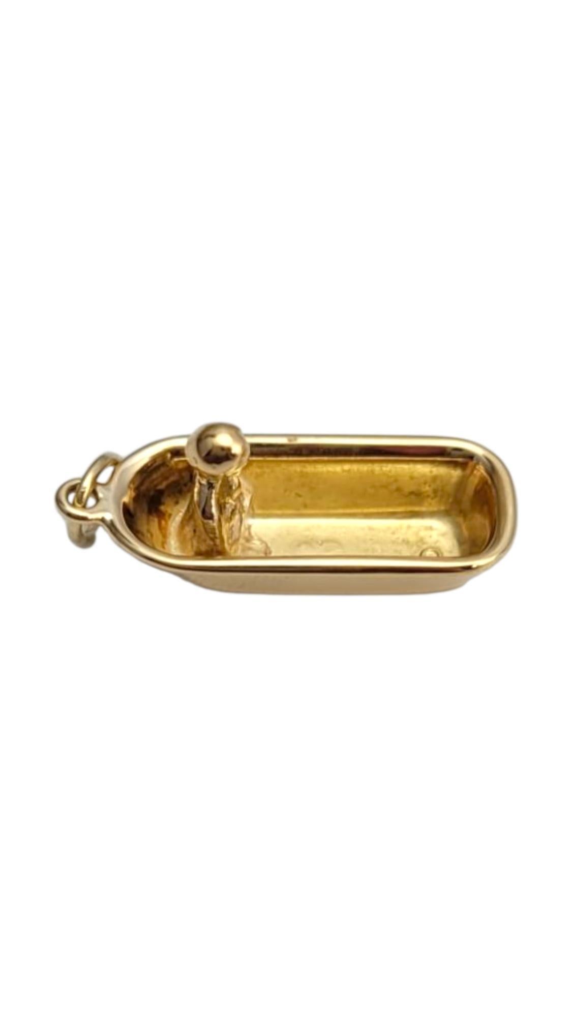 14K Yellow Gold Bathtub Charm #21995 For Sale