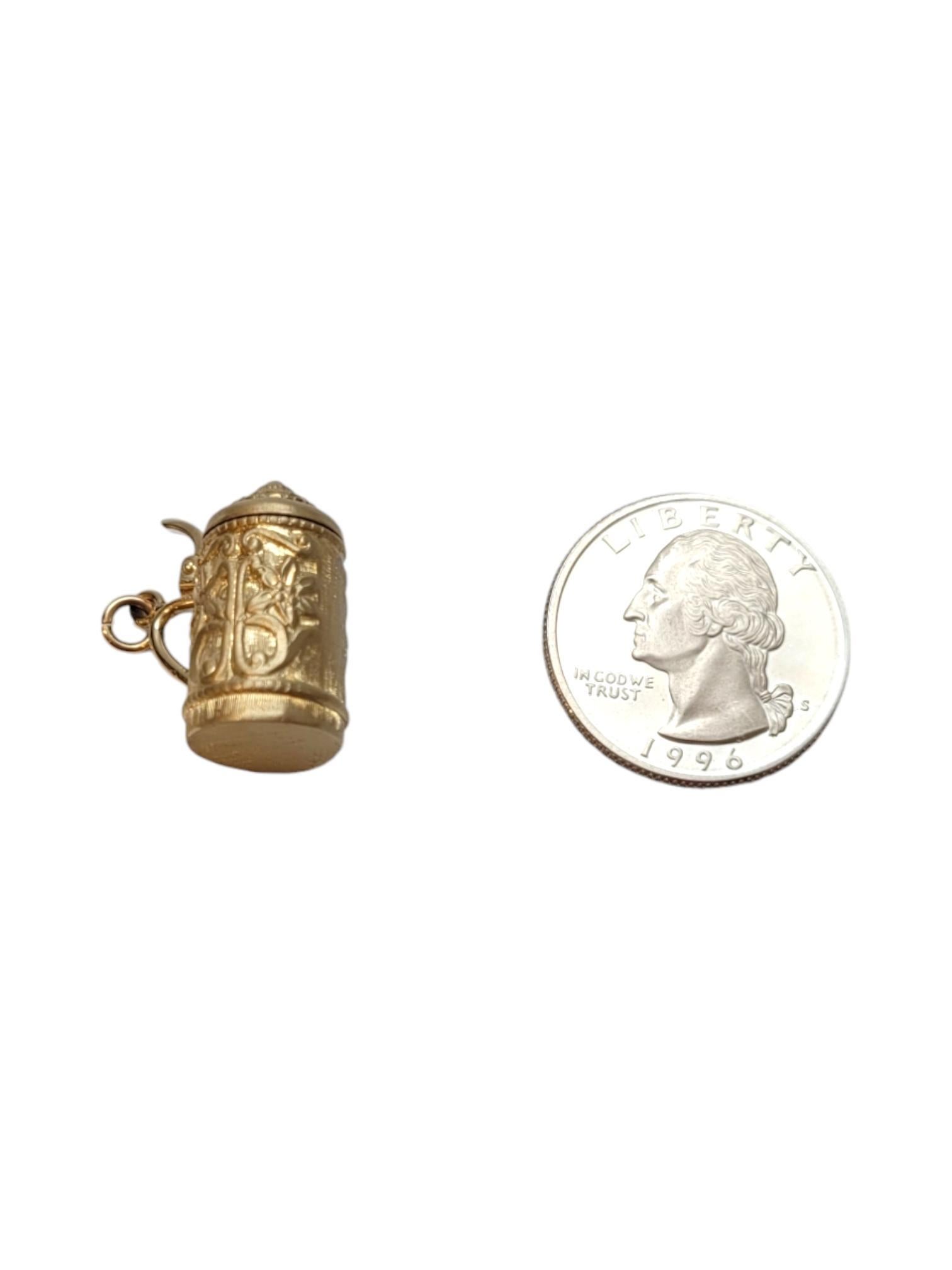 Breloque Beer Stein en or jaune 14 carats n° 18648 en vente 2