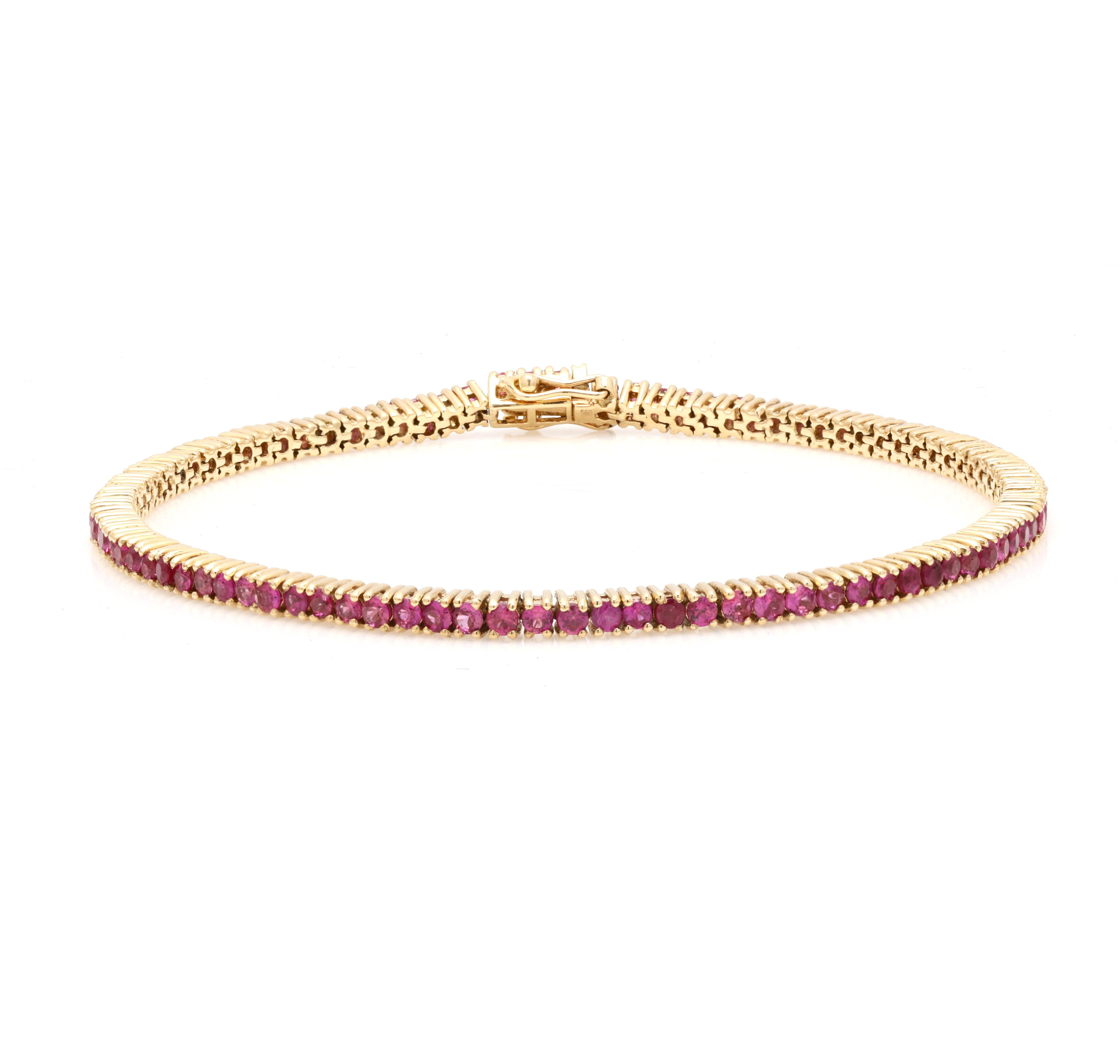 Moderniste Bracelet tennis élégant en or jaune massif 14 carats avec tourmaline rose de 4,56 carats en vente