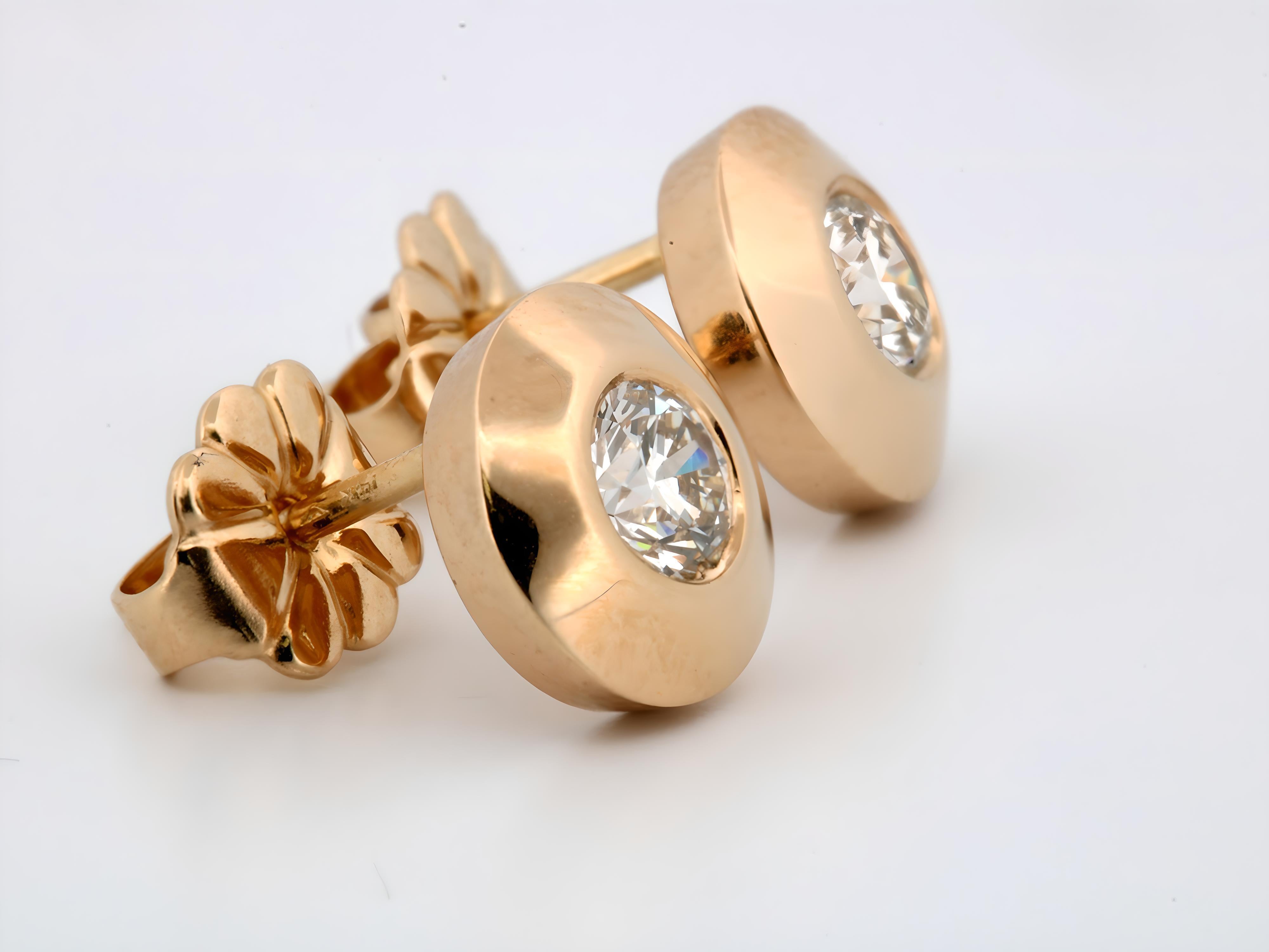 Borchie in oro giallo 14K con castone largo e diamante da 0,34 carati In condizioni Nuovo in vendita a New York, NY