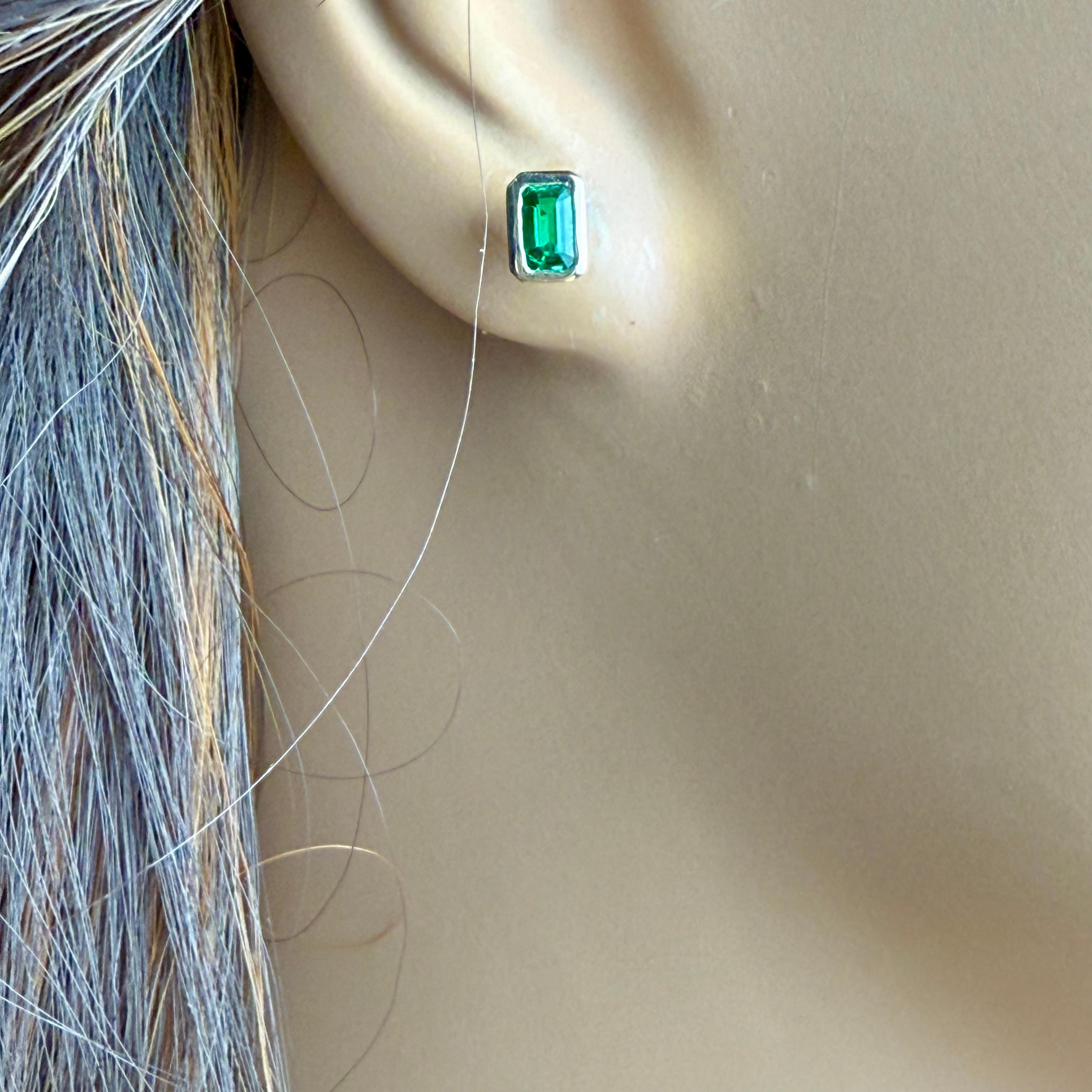 14K Yellow Gold Bezel Set Colombian Emerald Stud Earrings For Sale 2