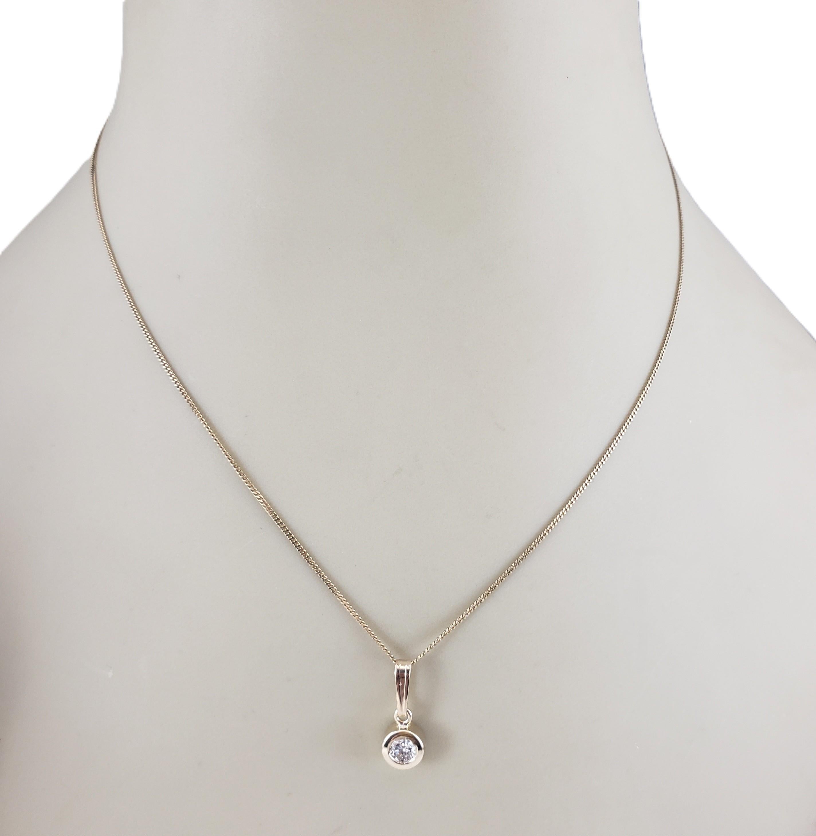 Pendentif solitaire en or jaune 14K serti de diamants #23084 en vente 1