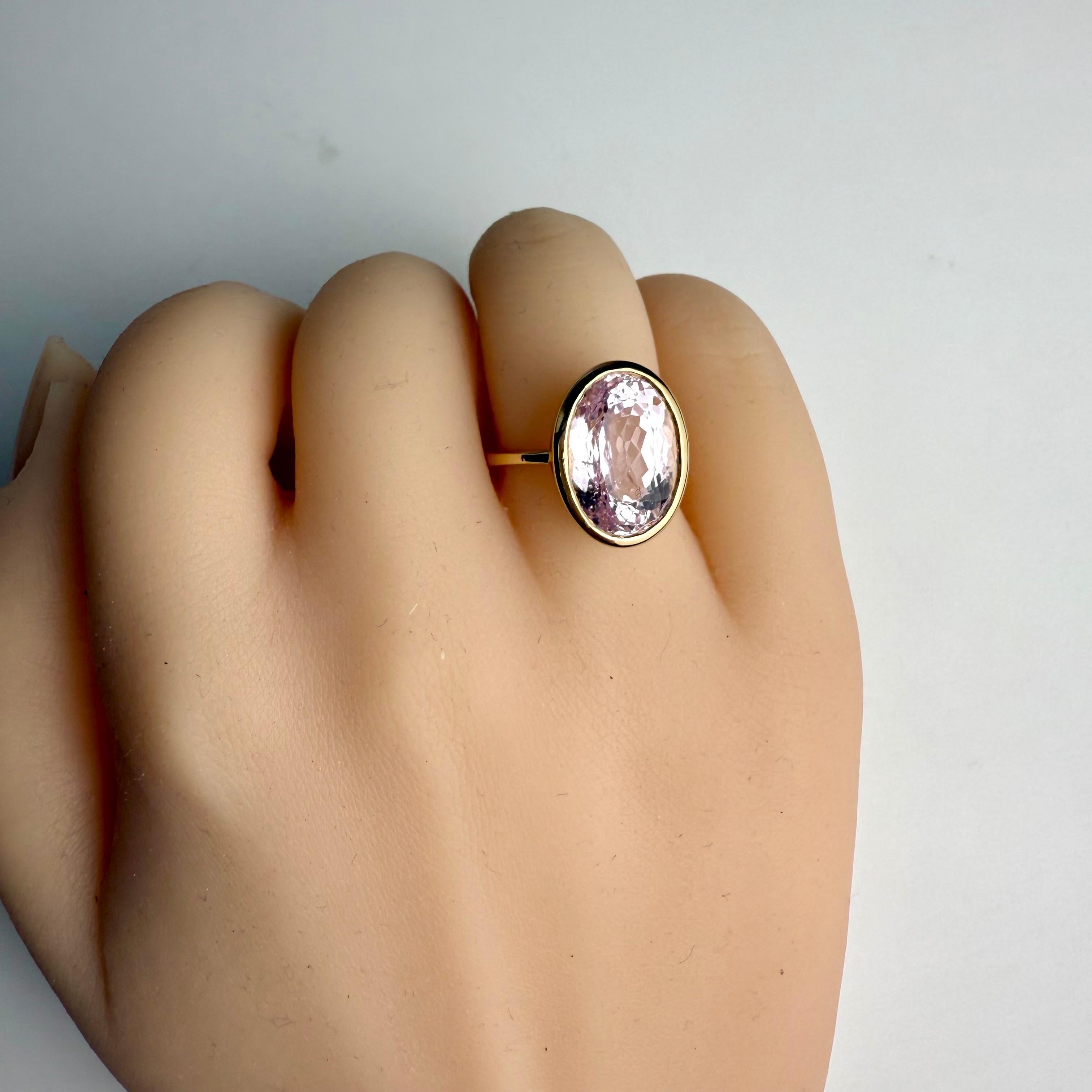 Anello solitario con castone in oro giallo 14K con Kunzite del peso di 8,56 carati in vendita 5