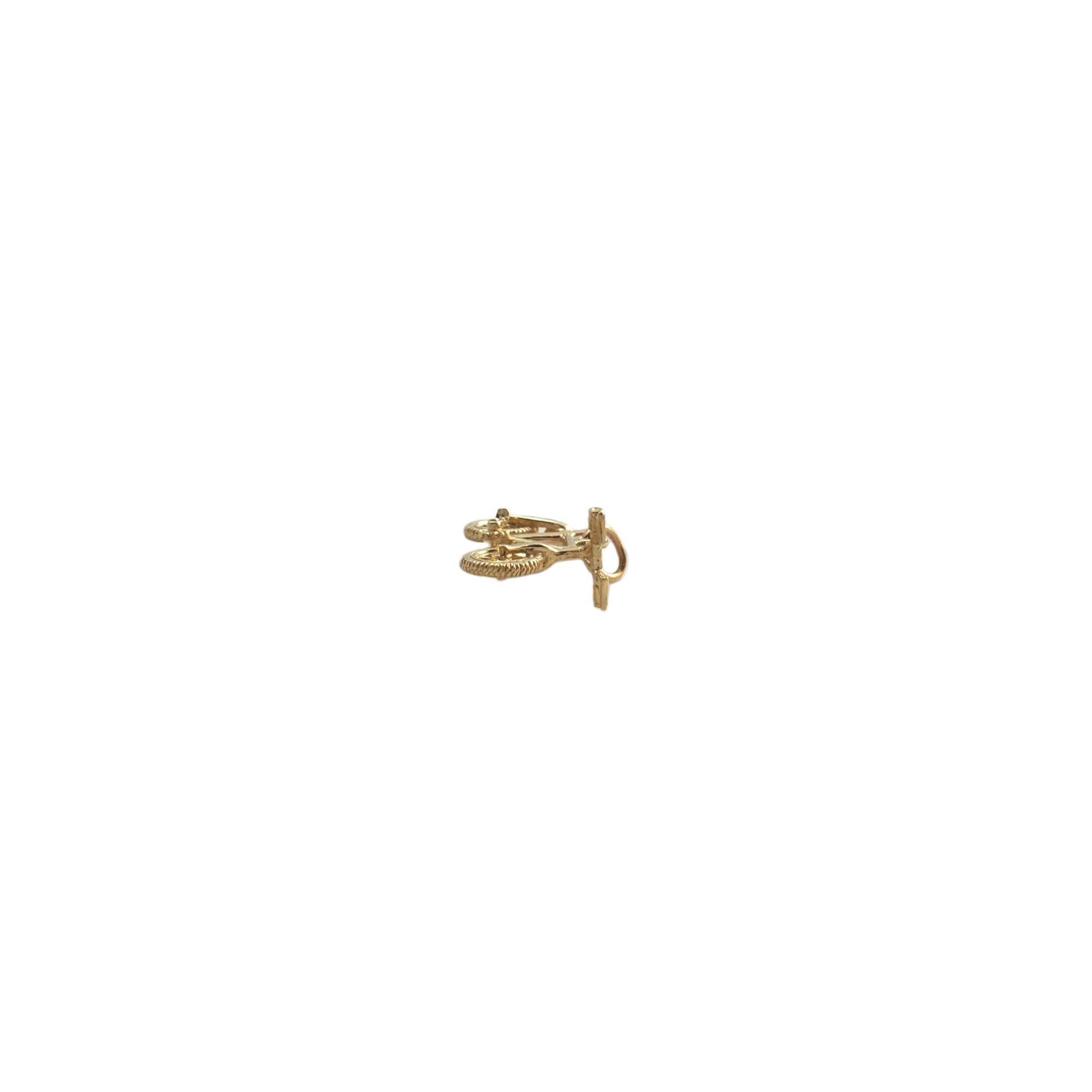 14K Yellow Gold Bicycle Charm #16009 In Good Condition For Sale In Washington Depot, CT