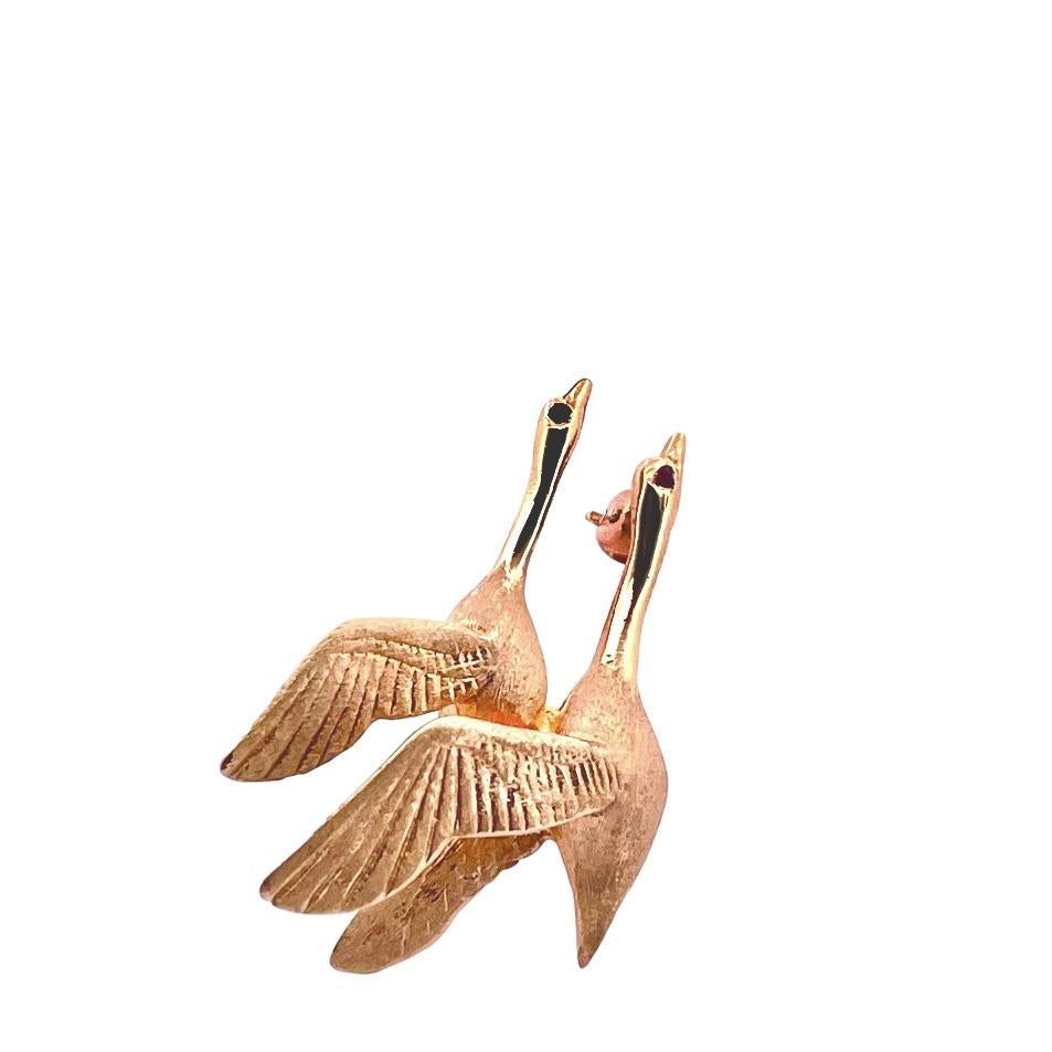 14K Yellow Gold Birds Pin with Ruby Eyes In Good Condition In New York, NY
