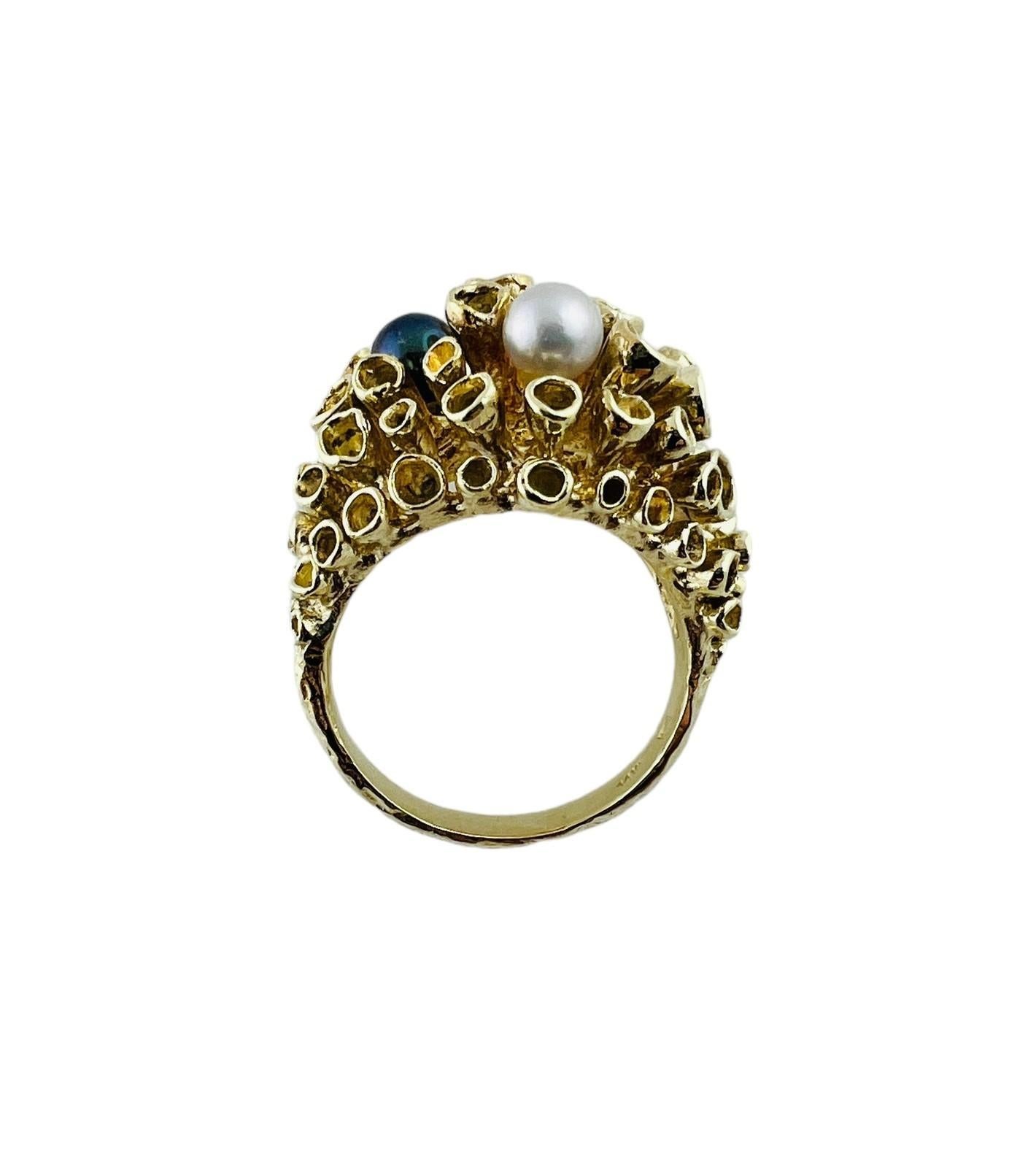 Bague à dôme en or jaune 14K avec perles noires et blanches #16683 Pour femmes en vente