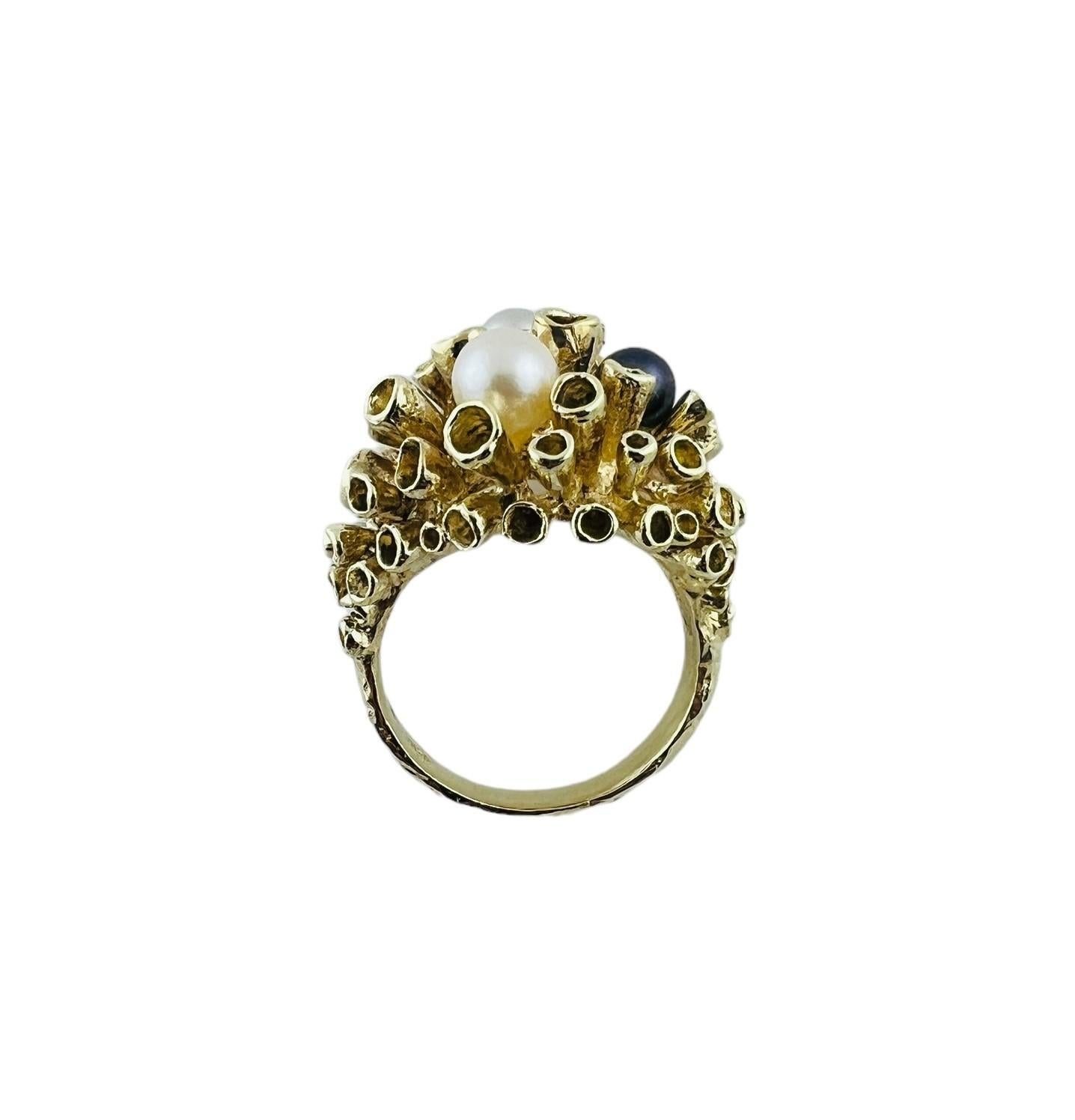 Bague à dôme en or jaune 14K avec perles noires et blanches #16683 en vente 2