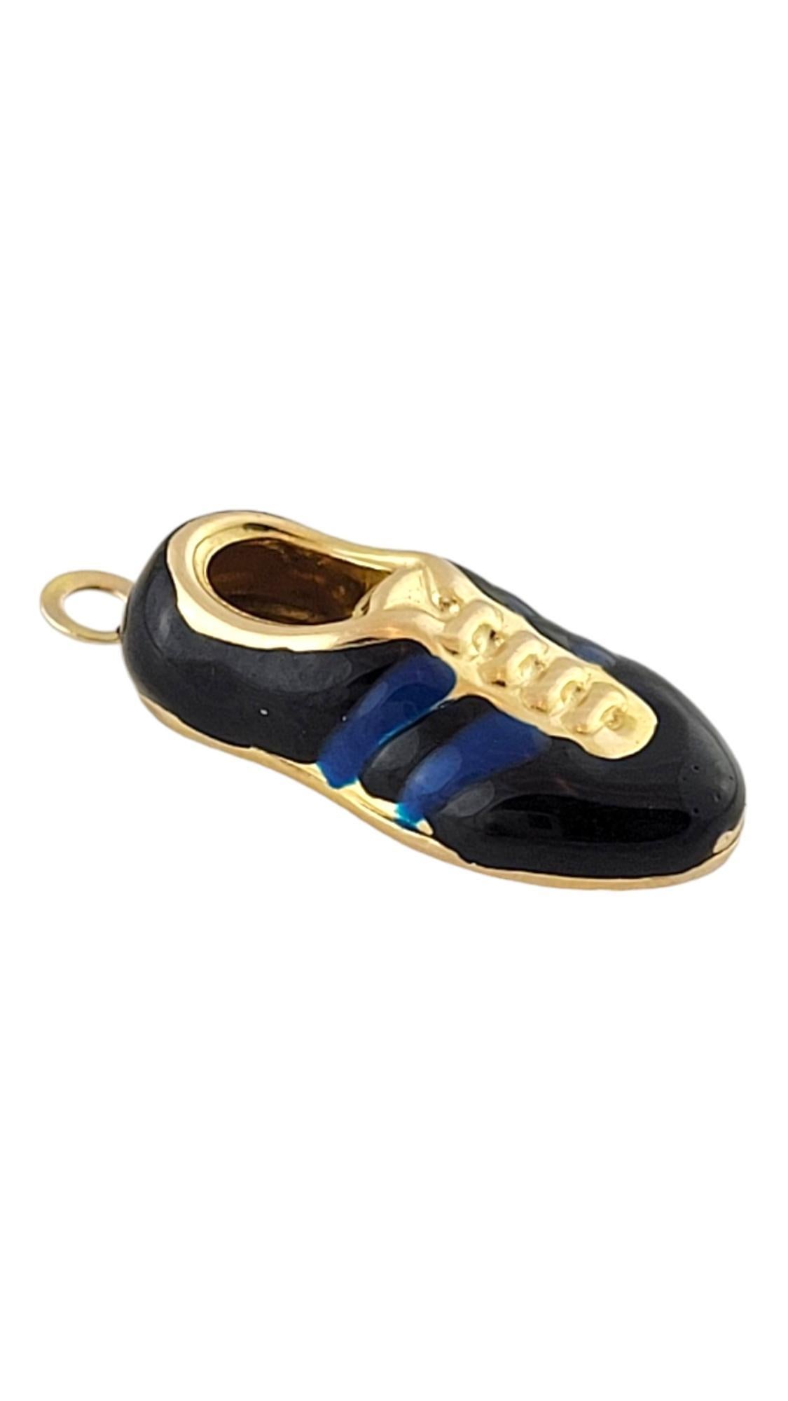 14K Yellow Gold Black & Blue Enamel Sneaker Charm

This adorable shoe charm is crafted from 14K yellow gold with blue and black enamel!

Size: 21.23mm X 9.38mm X 5.92mm

Weight: 0.69 dwt/ 1.08 g

Tested 14K

Very good condition, professionally