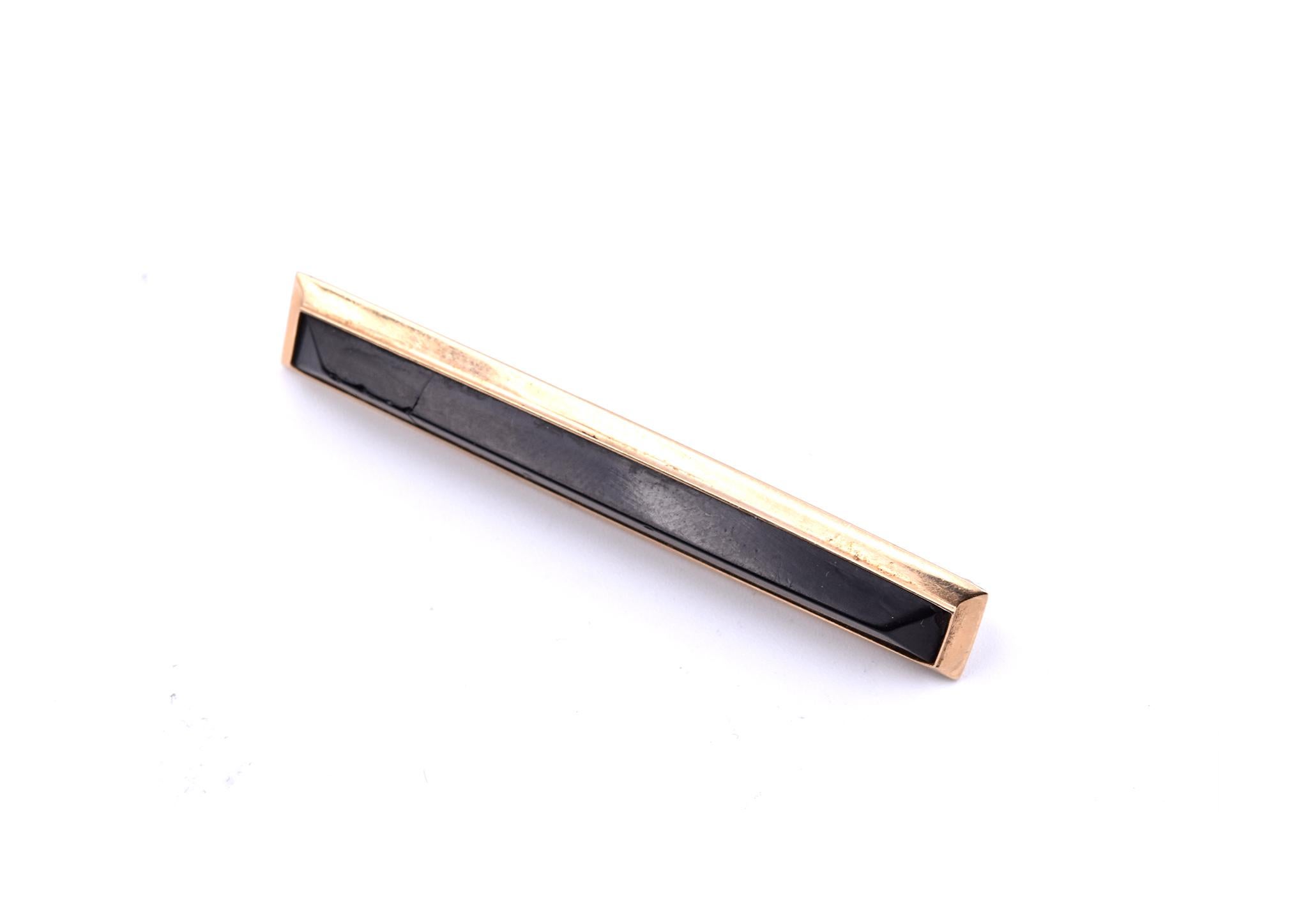 14 Karat Yellow Gold Black Onyx Bar Pin In Excellent Condition For Sale In Scottsdale, AZ