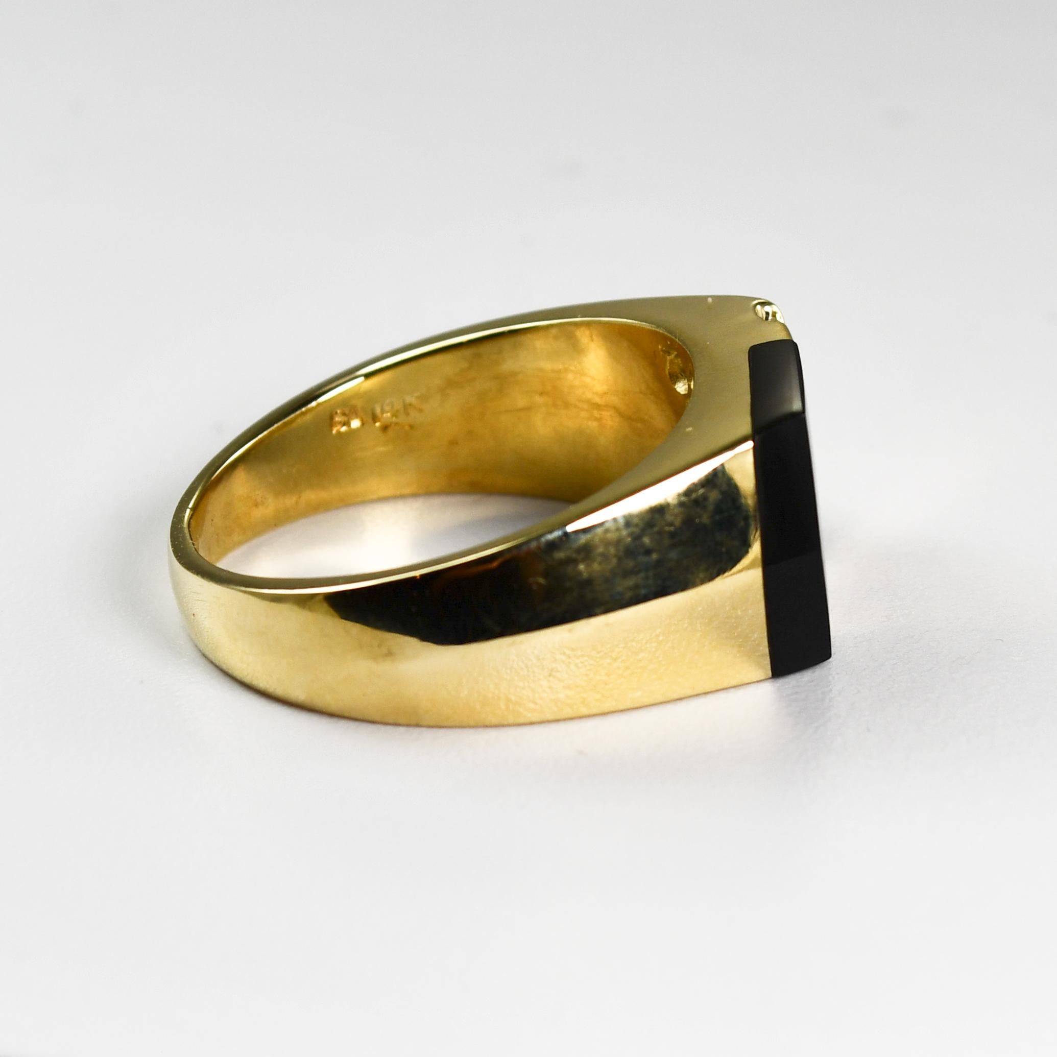 Round Cut 14K Yellow Gold Black Onyx & Diamond Ring For Sale