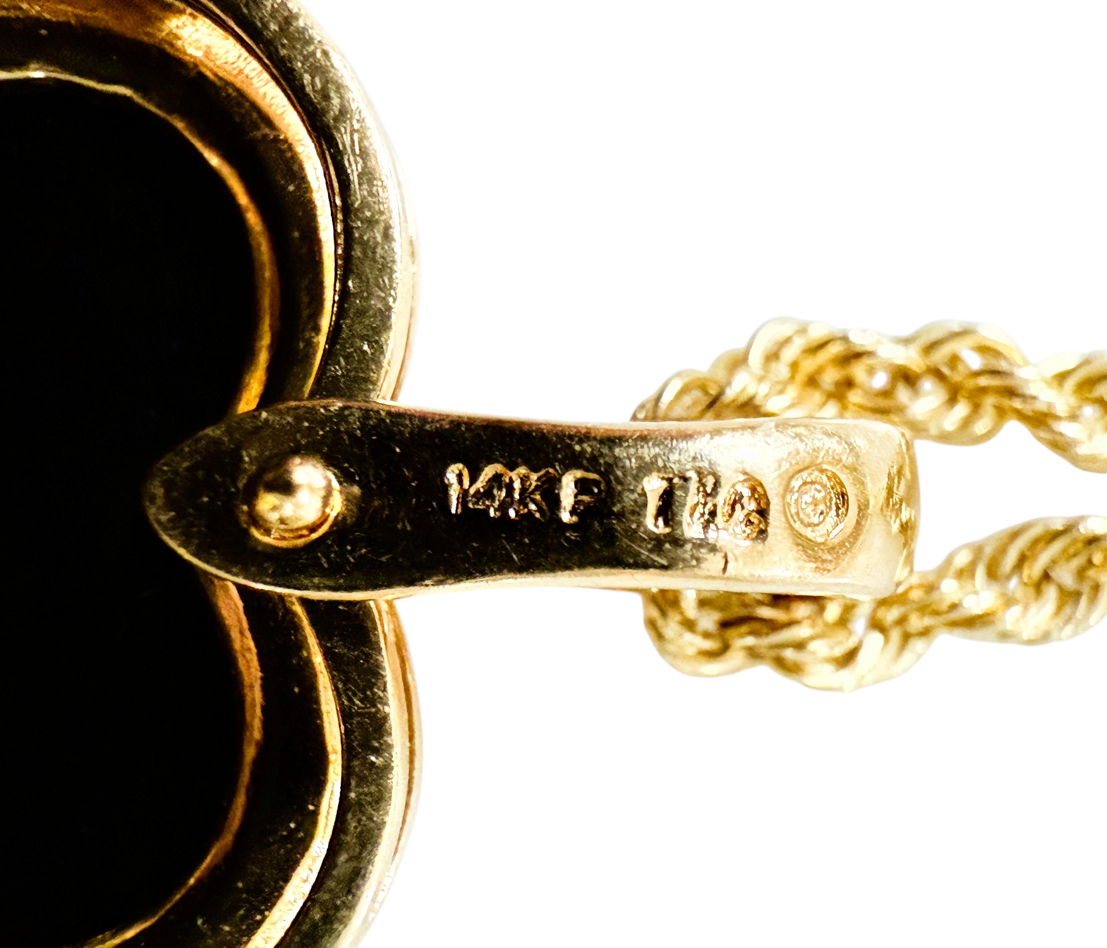 Pendentif en or jaune 14K en forme de coeur en onyx noir sur chaîne lourde en or jaune 14k 18
