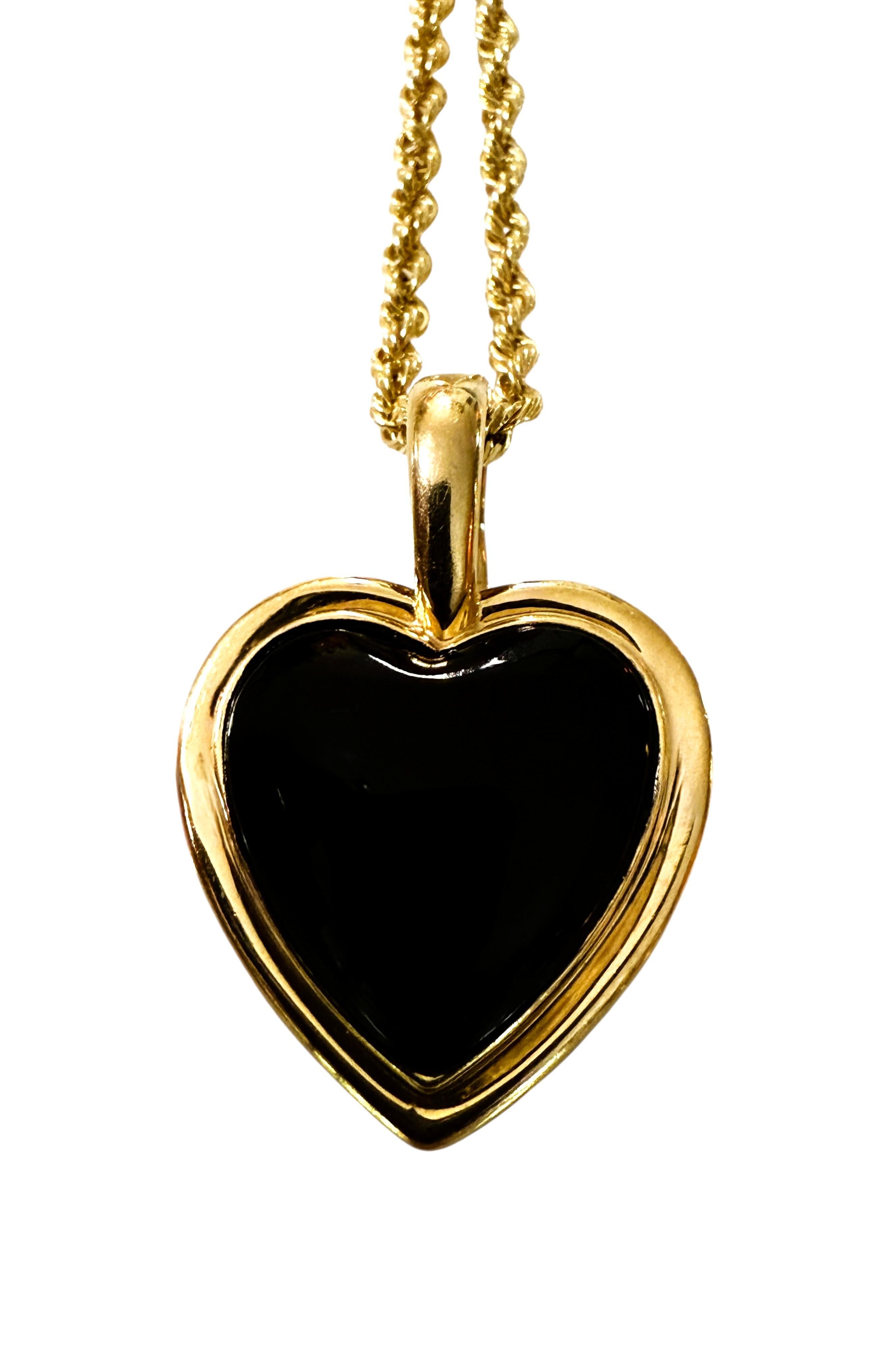 Pendentif en or jaune 14K en forme de coeur en onyx noir sur chaîne lourde en or jaune 14k 18