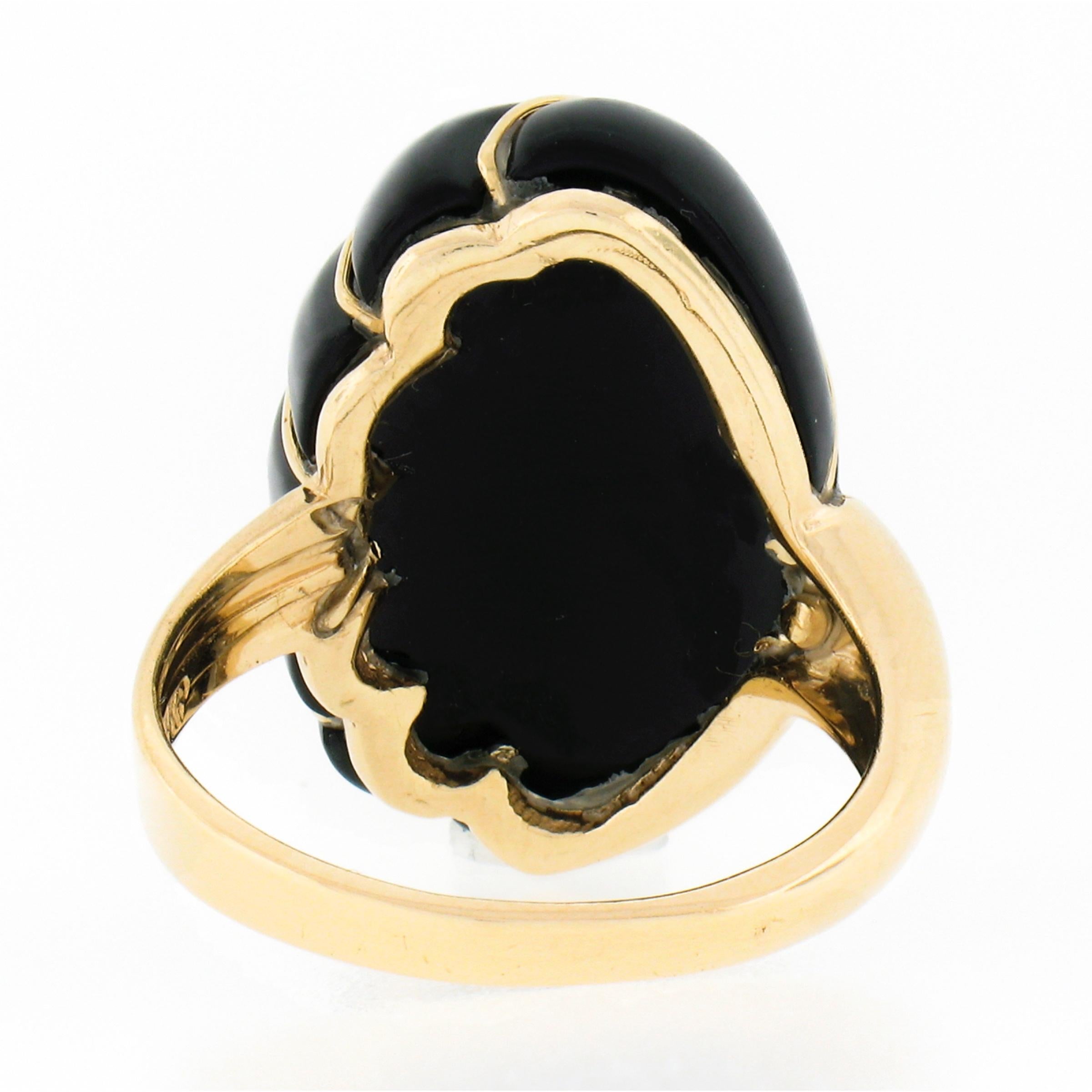 14K Yellow Gold Black Onyx Polished Striped Wire Work Domed Scalloped Shell Ring For Sale 1