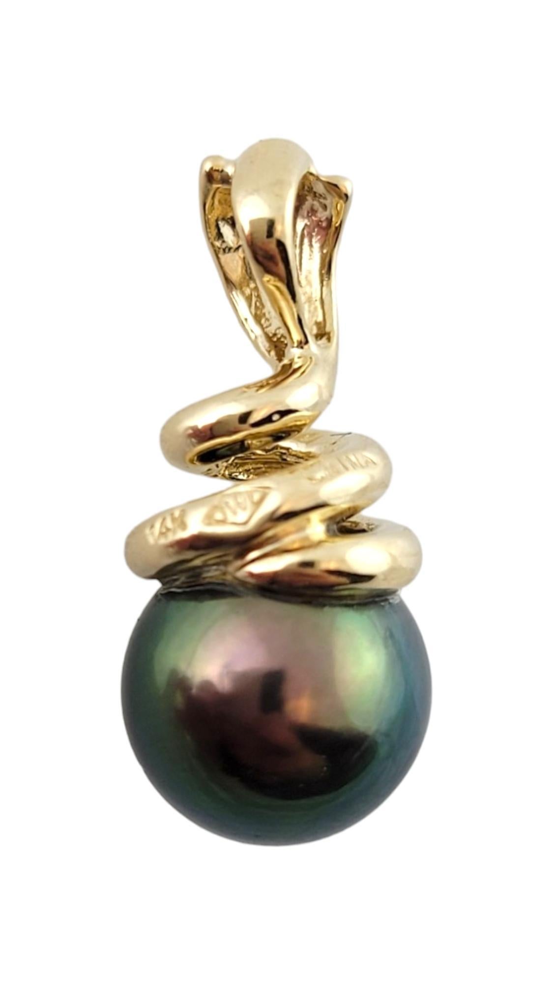 14K Yellow Gold Black Pearl Drop Pendant #16282 In Good Condition For Sale In Washington Depot, CT