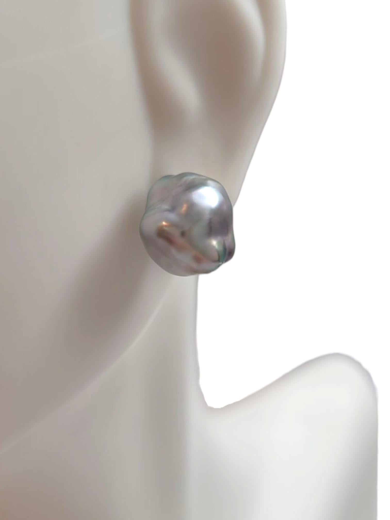 14K Yellow Gold Black Pearl Studs Earrings #21948 For Sale 1