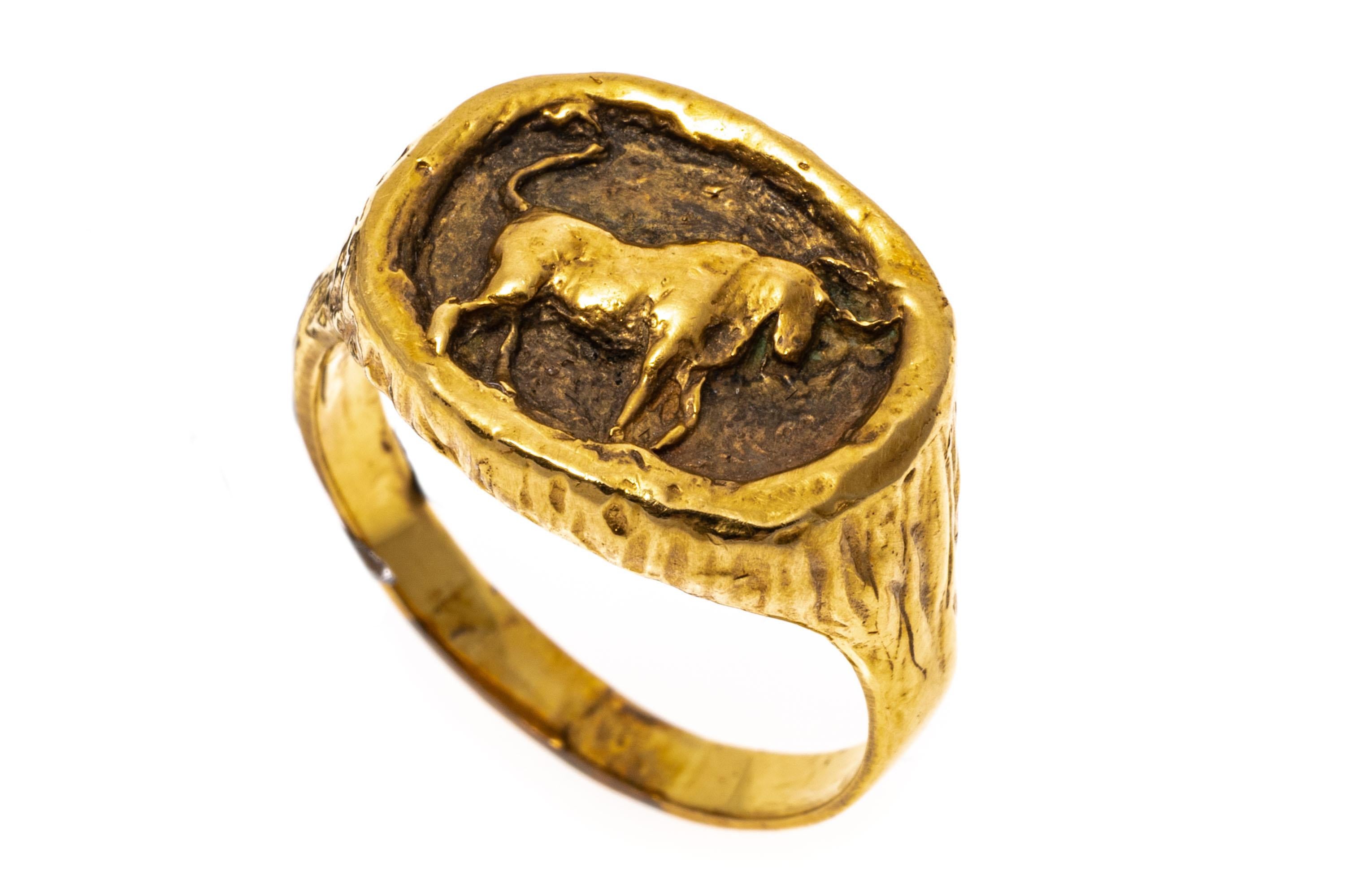 14k Yellow Gold Blackened Horizontal Oval Taurus Motif Ring For Sale 5