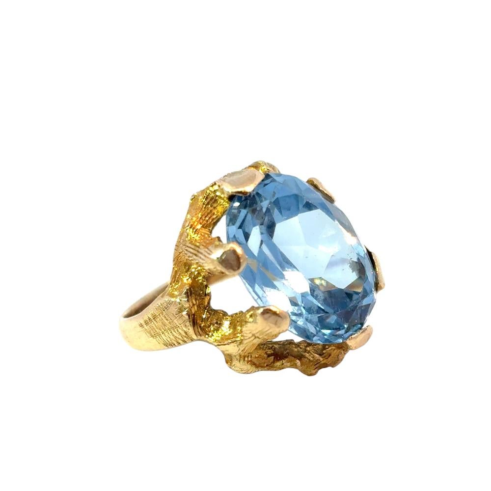 Women's or Men's Vintage 14k Yellow Gold Blue Gemstone Ring For Sale