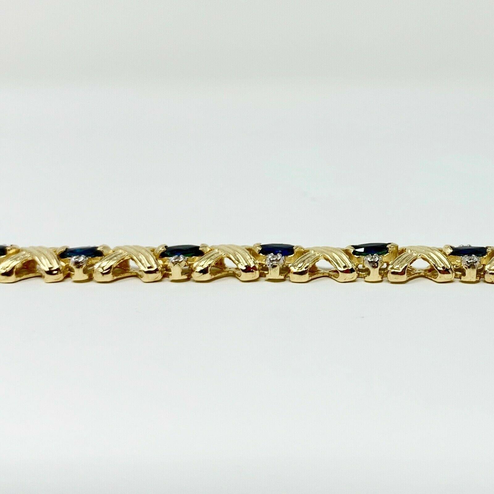 14 Karat Yellow Gold Blue Sapphire and Diamond Link Bracelet In Good Condition In Guilford, CT