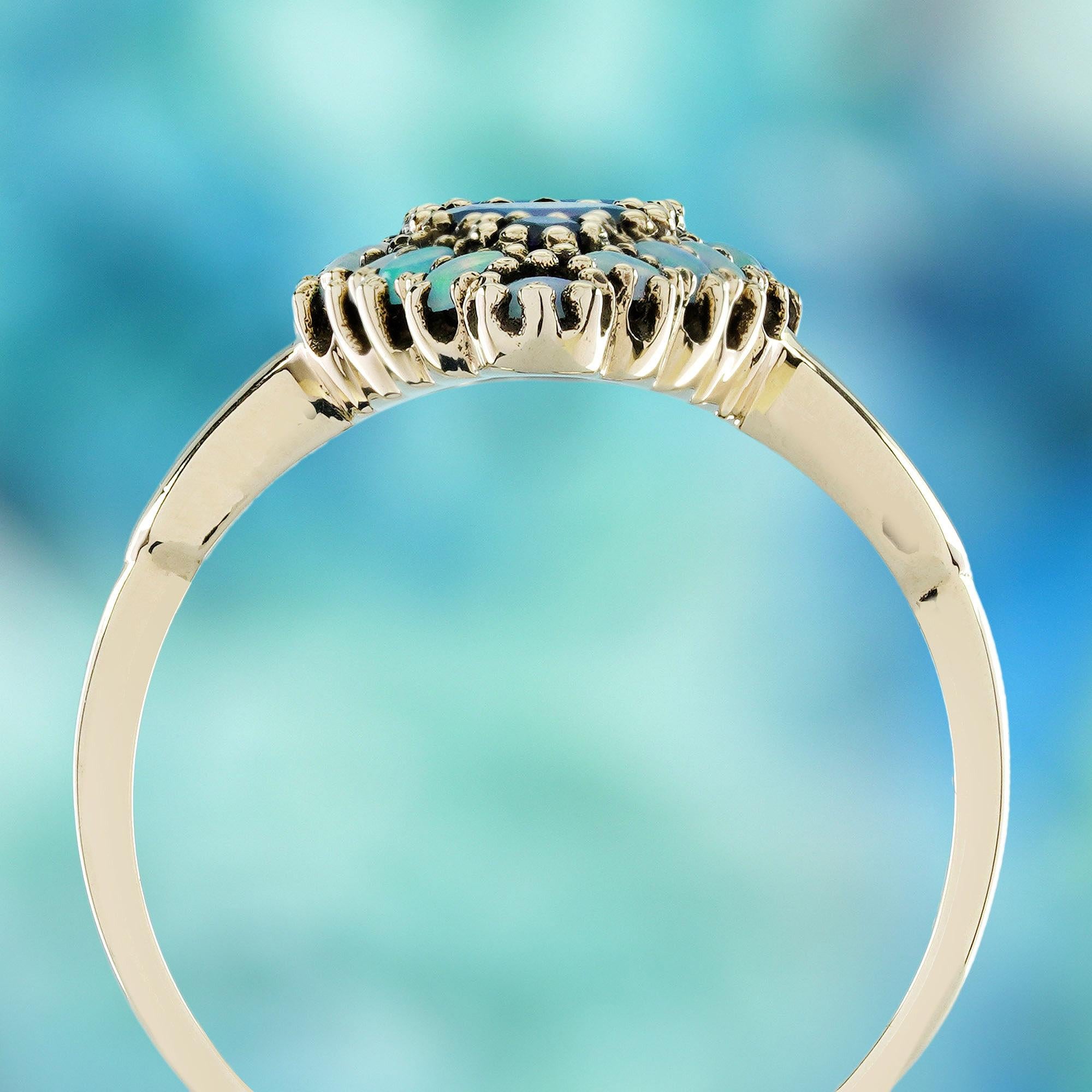 14K Gelbgold Blauer Saphir und Opal Vintage Style Cluster Ring im Zustand „Neu“ im Angebot in Bangkok, TH