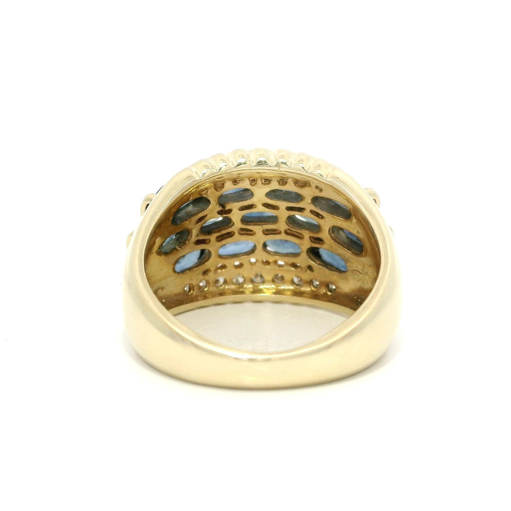 Bague jonc large en or jaune 14 carats sertie de saphirs bleus et de diamants en forme de dôme en vente 2