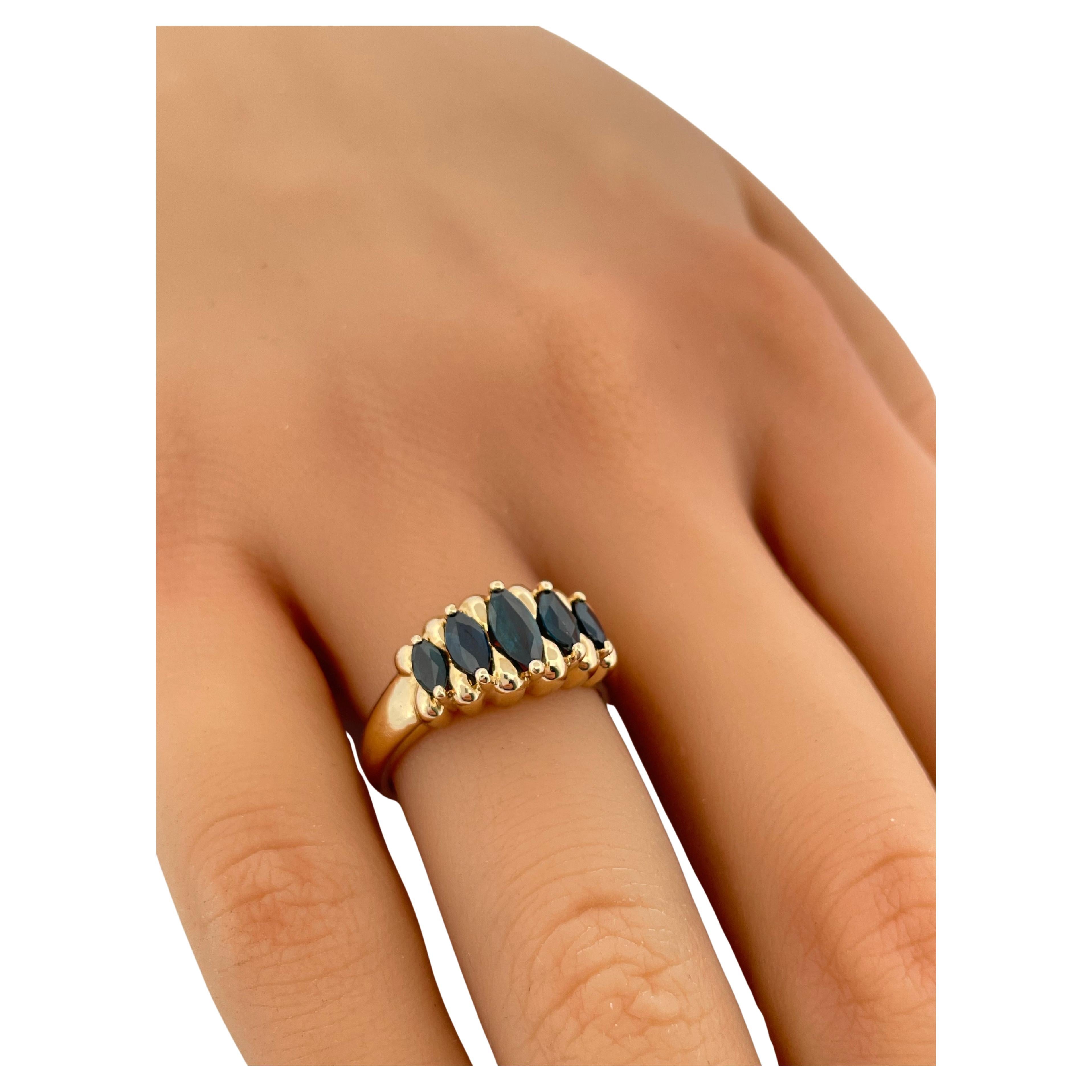 14K Yellow Gold & Blue Sapphire Ring For Sale 1