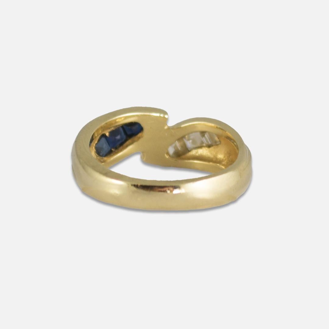 14K Yellow Gold Blue Stone and Diamond Ring 0.15ct In Excellent Condition For Sale In Laguna Beach, CA