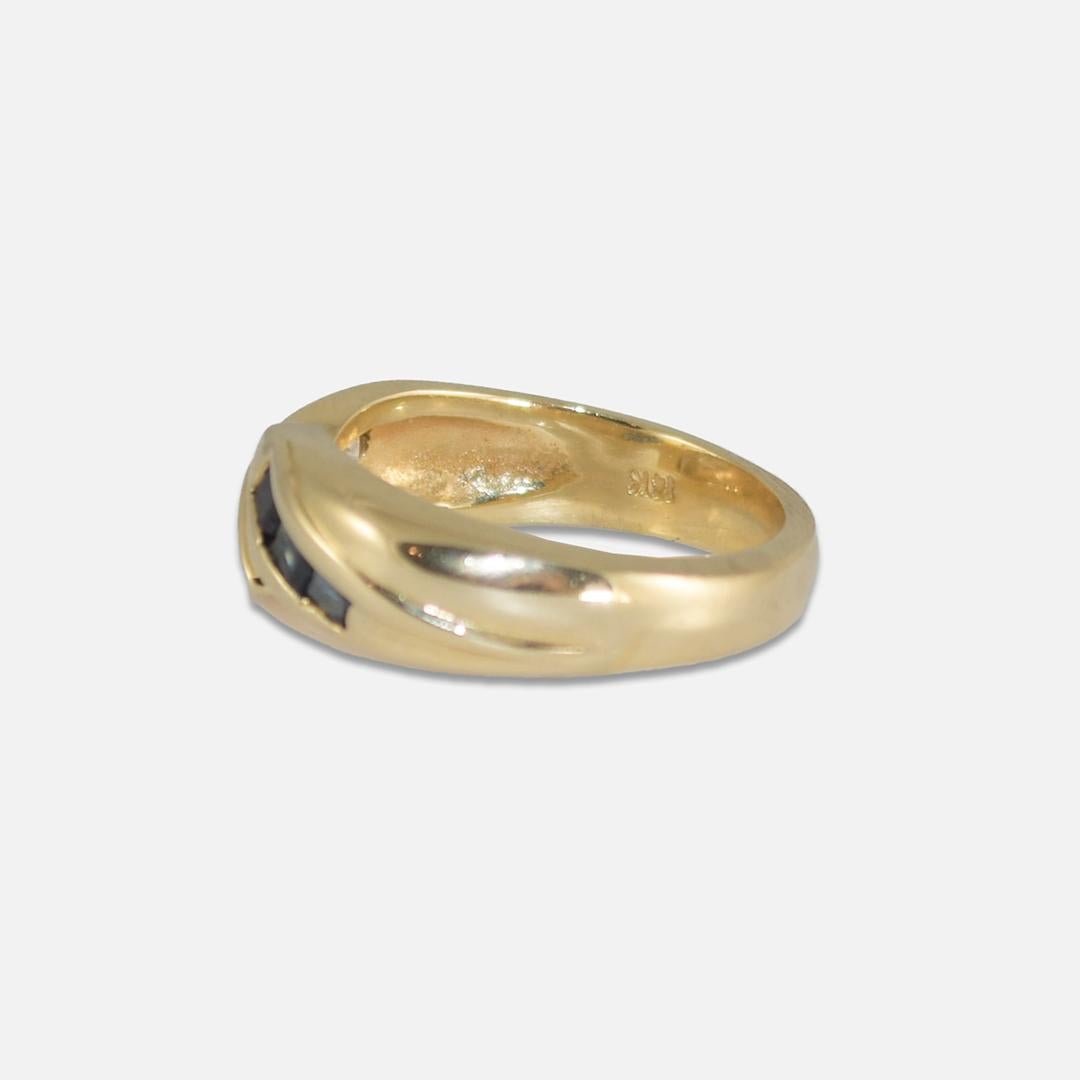 Women's or Men's 14K Yellow Gold Blue Stone and Diamond Ring 0.15ct For Sale