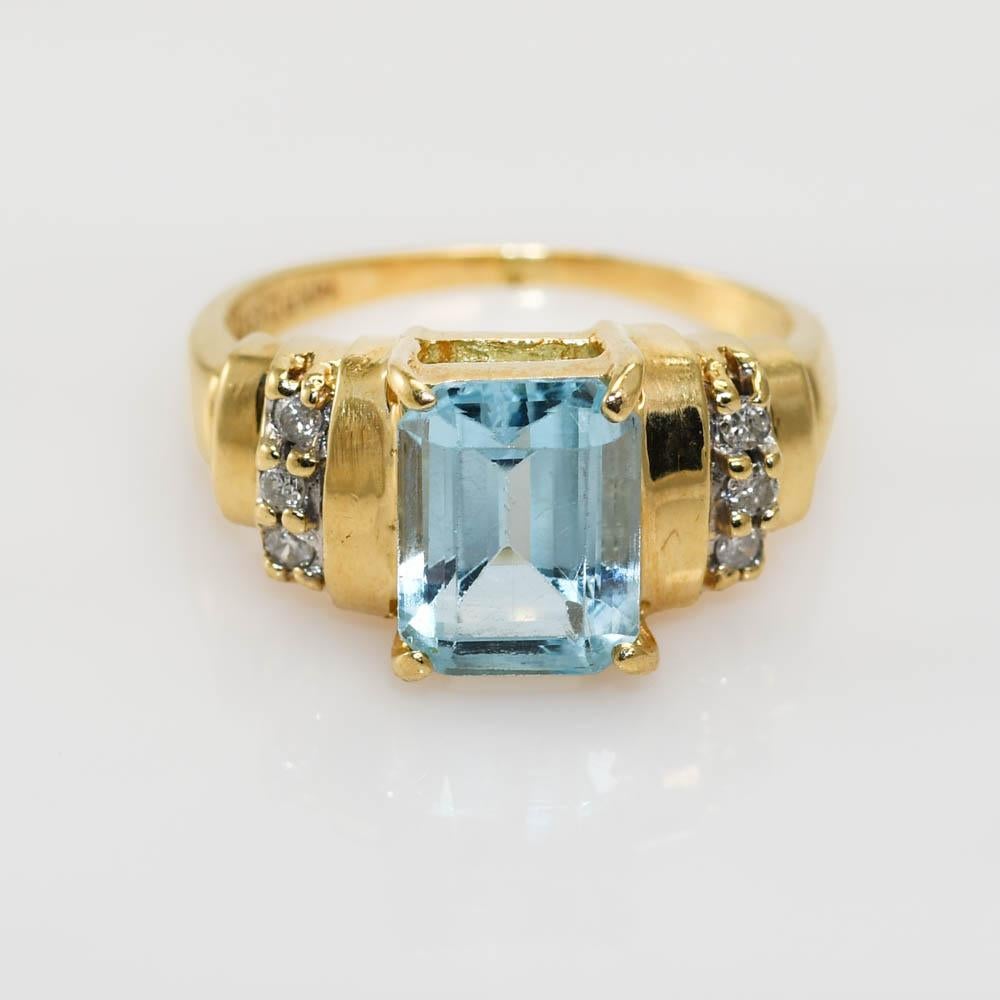 14k Yellow Gold Blue Topaz and Diamond Ring 4.6gr For Sale 1