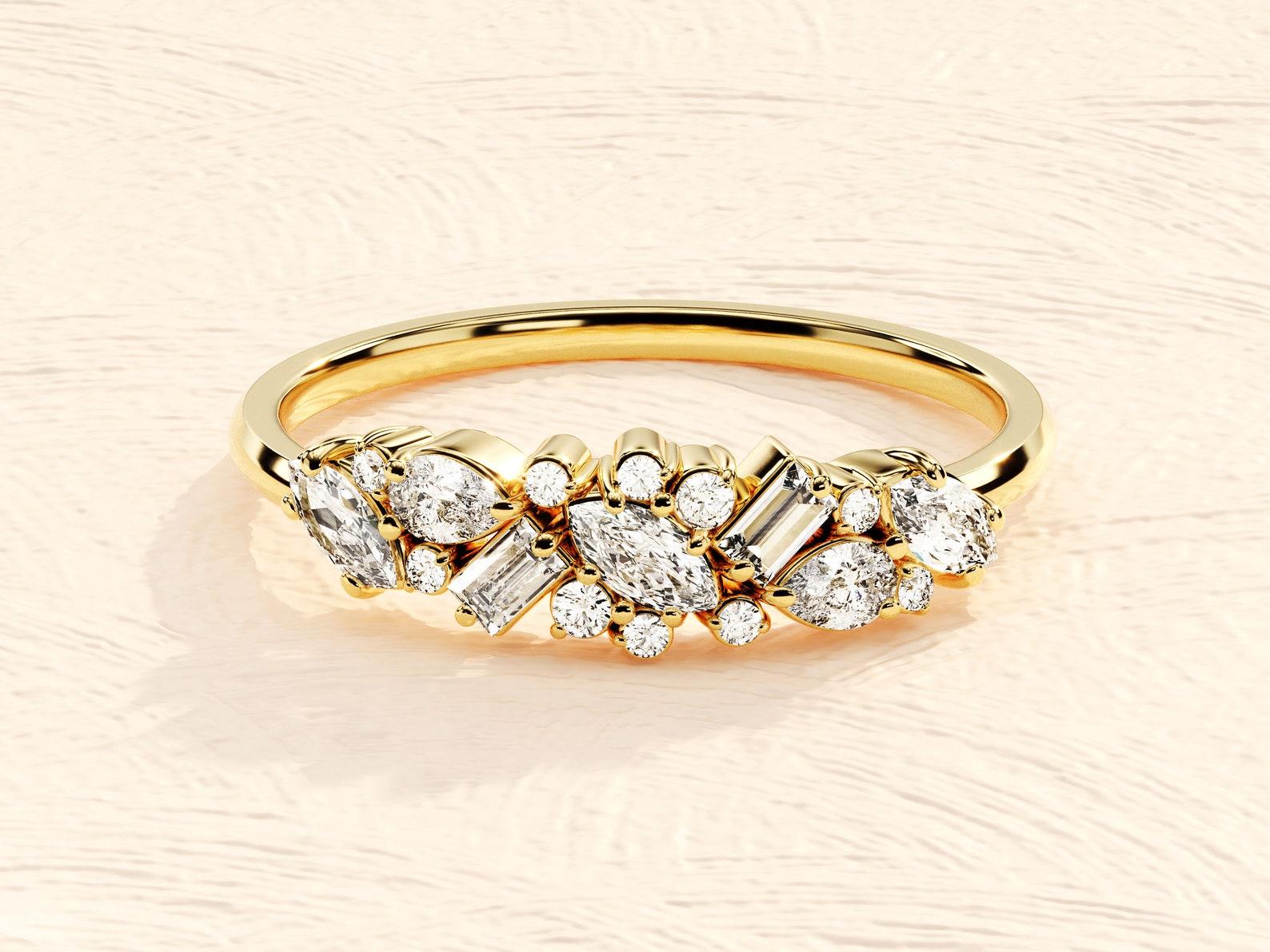 da uomo o donna Anello nuziale in oro giallo 14k con moissanite simulata a grappolo per lei. in vendita