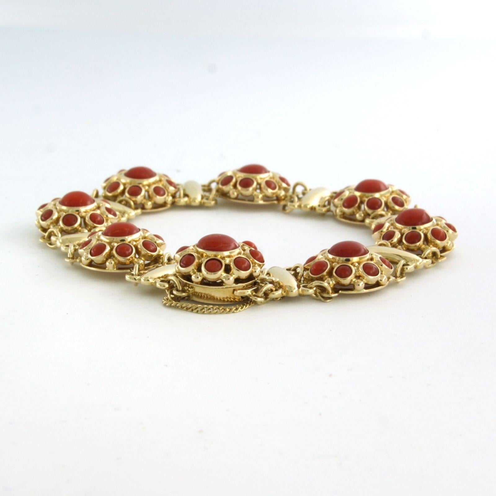 High Victorian 14k yellow gold bracelet set with Corallium Rubrum - 21.8 grams - 19 cm long For Sale