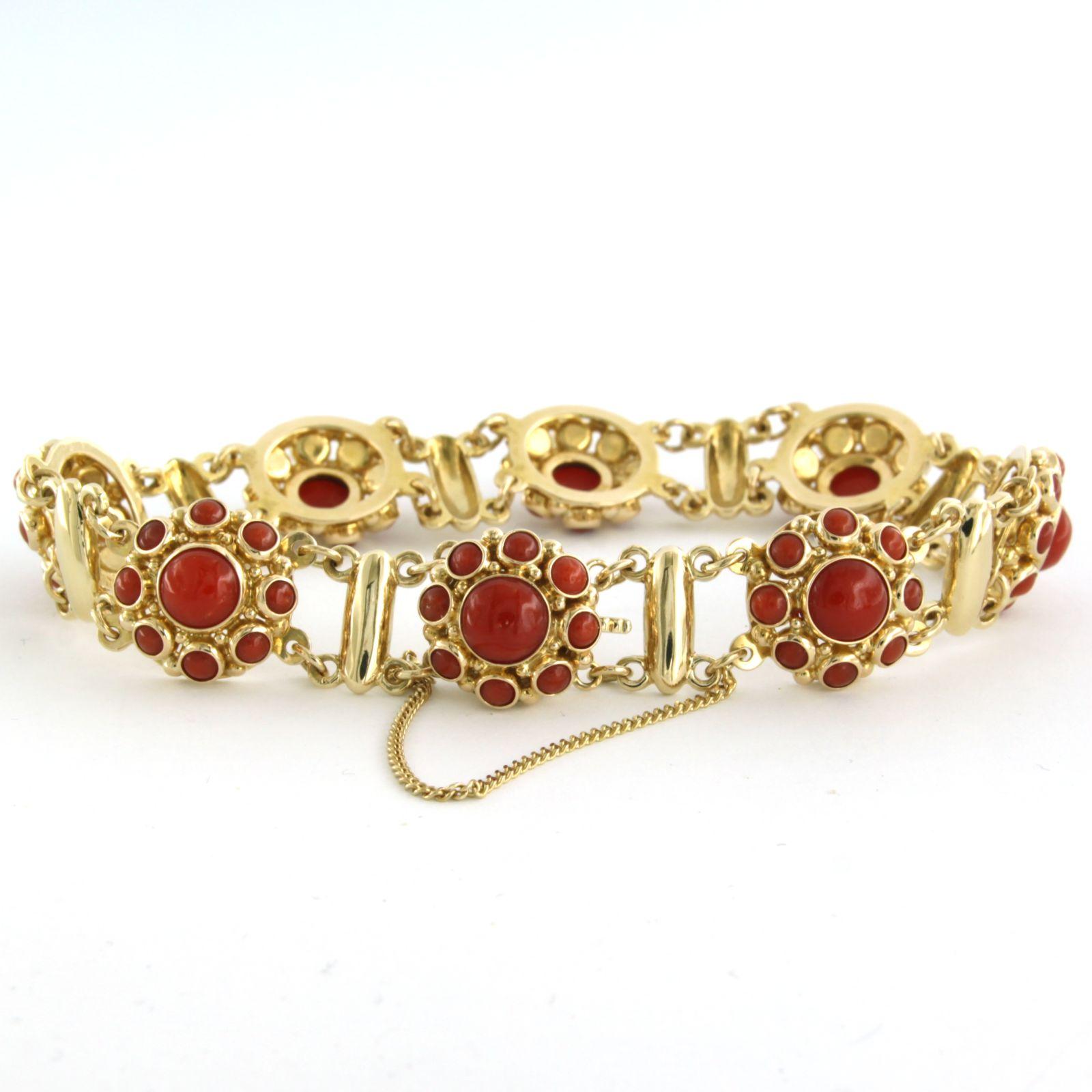 14k yellow gold bracelet set with Corallium Rubrum - 21.8 grams - 19 cm long For Sale 2