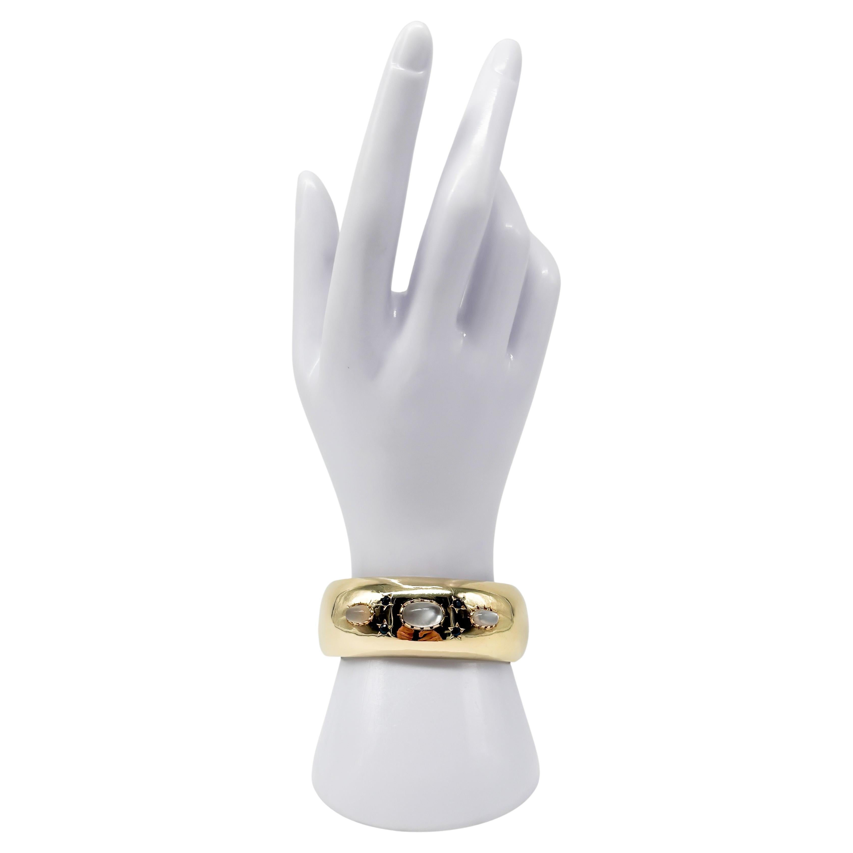 14K yellow gold bracelet with moonstone and sapphire, 39.6 g For Sale