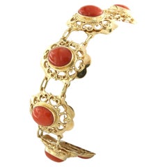 Bracelet en or jaune 14k avec Corail de taille ovale - 22,7 grammes - 19,5 cm de long