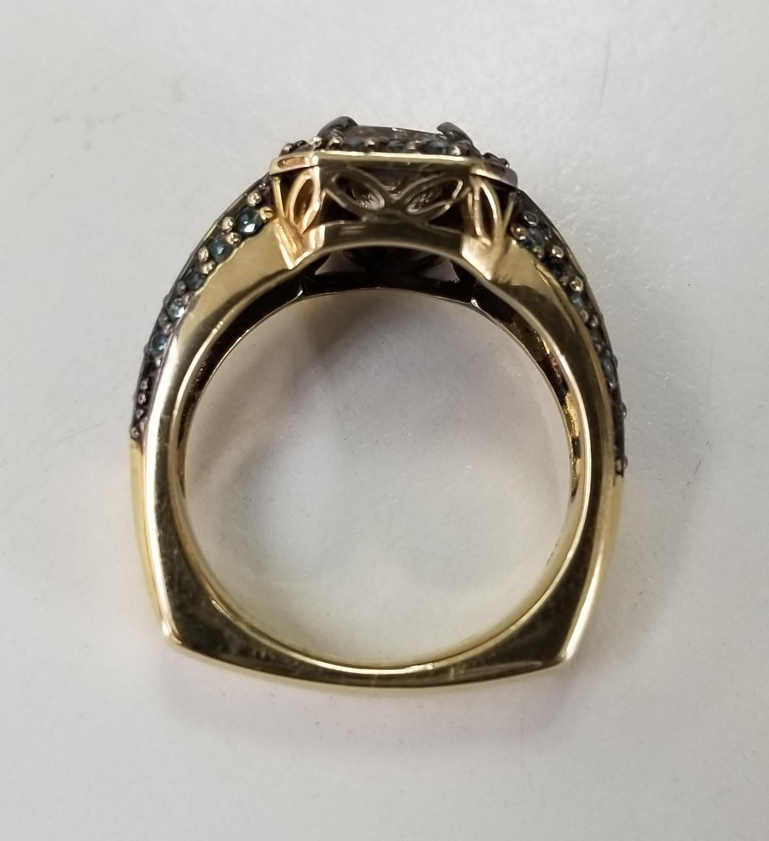 14 Karat Yellow Gold Brown and Blue Diamond Halo Ring In New Condition For Sale In Los Angeles, CA