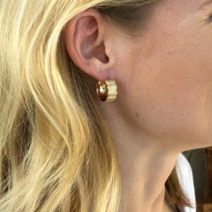 14 Karat Yellow Gold Brushed Scallop Hoop Earrings