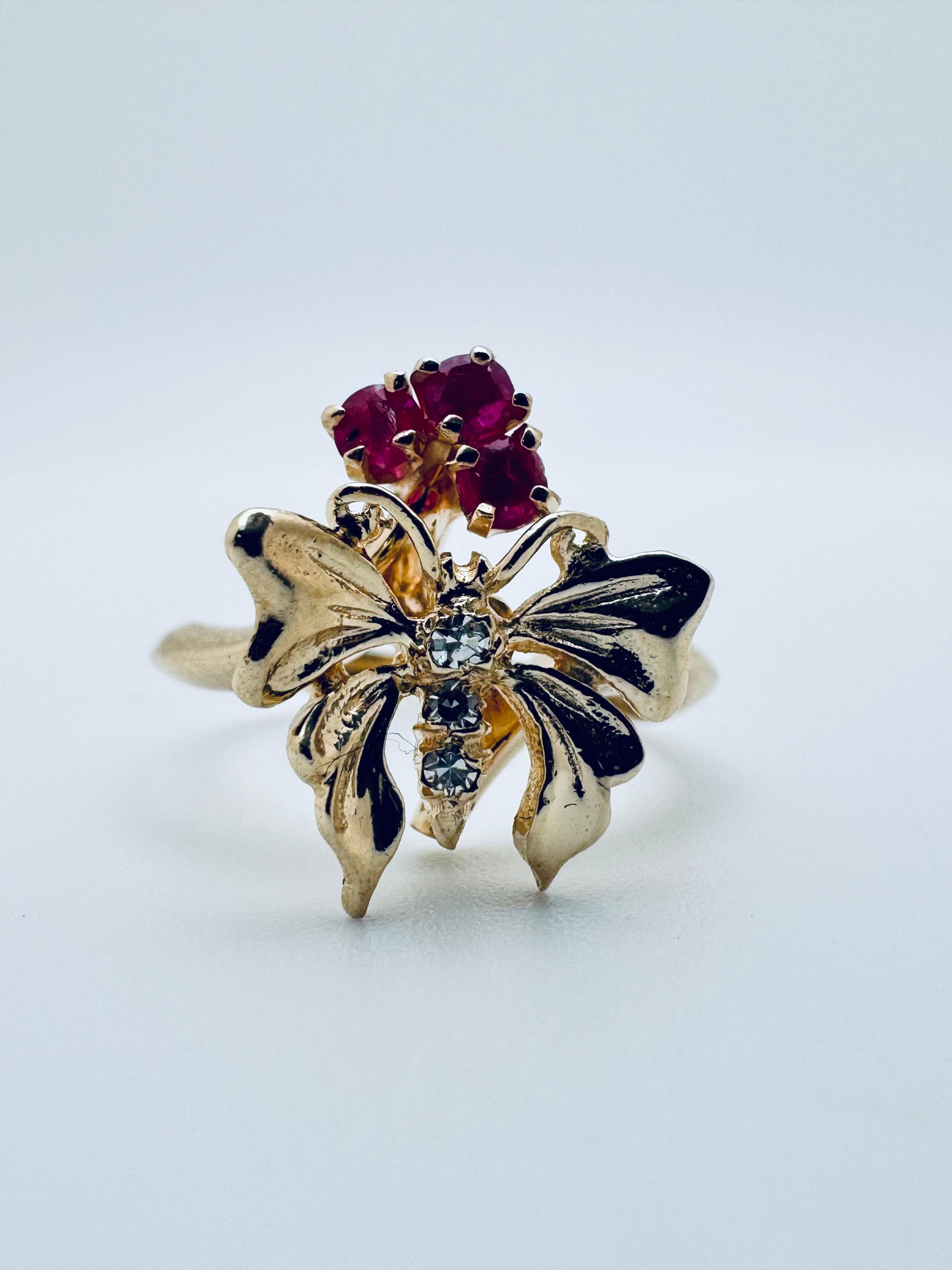Anello Cuore a farfalla in oro giallo 14K con rubini e diamanti in vendita 2
