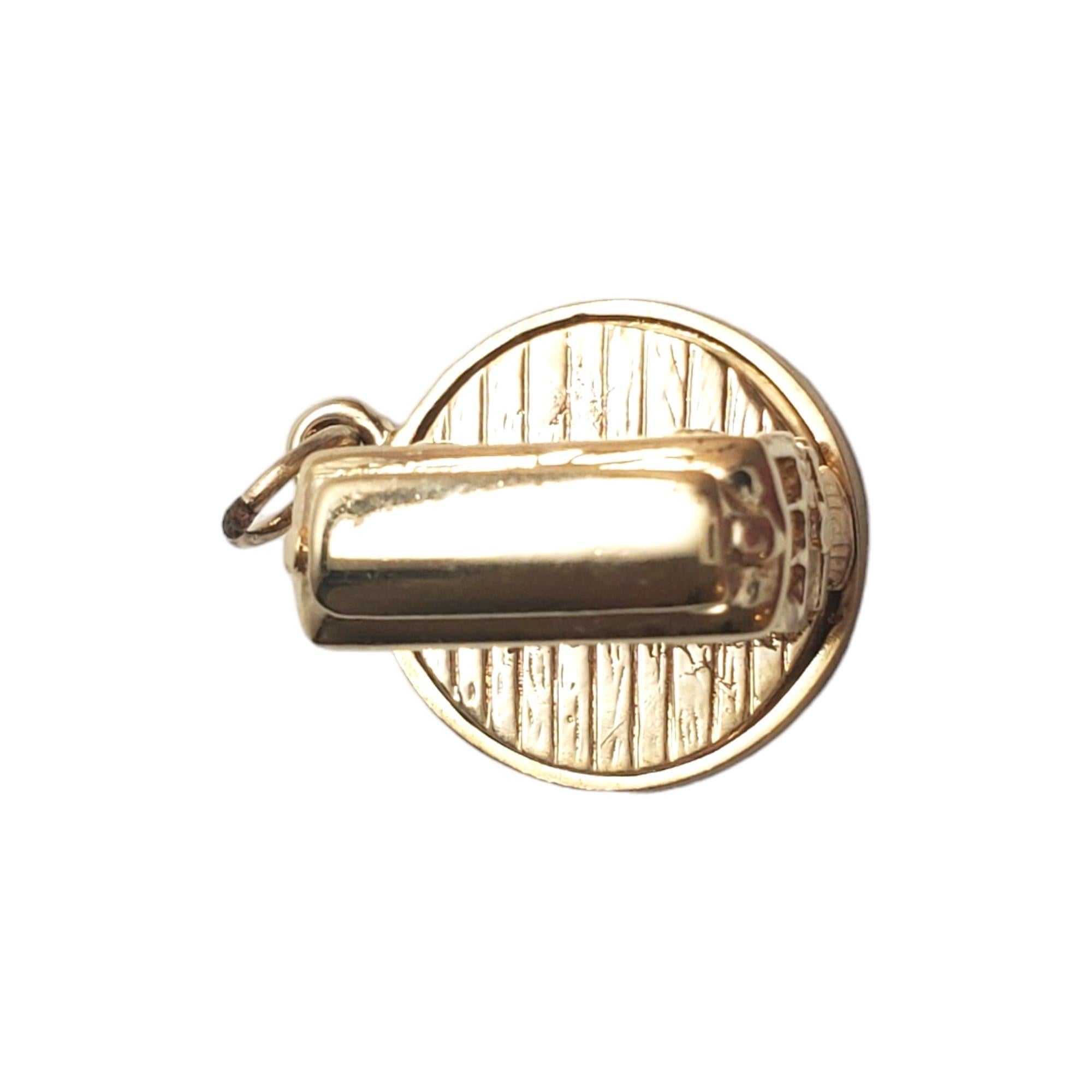 14K Yellow Gold Cable Car Charm #17856 For Sale 2