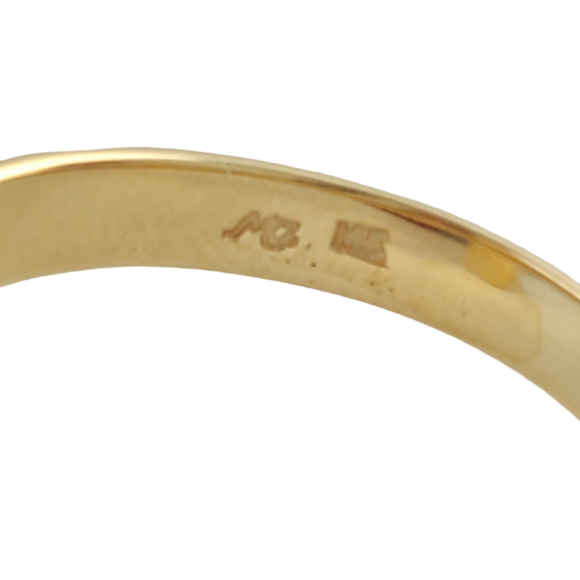 Donna Charm a forma di fune in oro giallo 14K