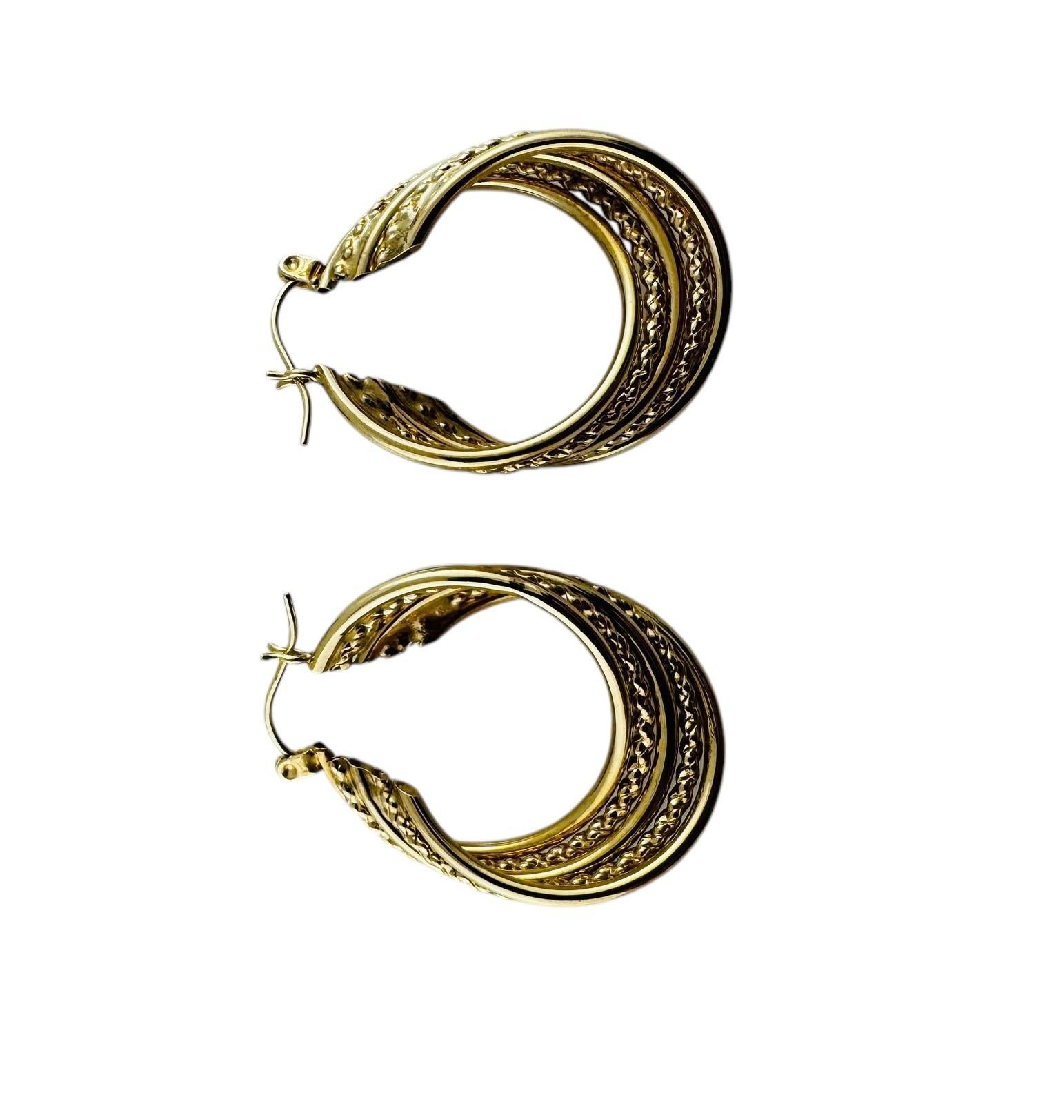 14K Yellow Gold Cable Twisted Multi Hoop Twisted Earrings

These gorgeous earrings feature 5 alternating smooth and cable hoops that twist to form a gorgeous design.

Stamped VTM 14K

6.34 g / 4.13 dwt

Measurements : 33mm in length, 24.2 mm wide,
