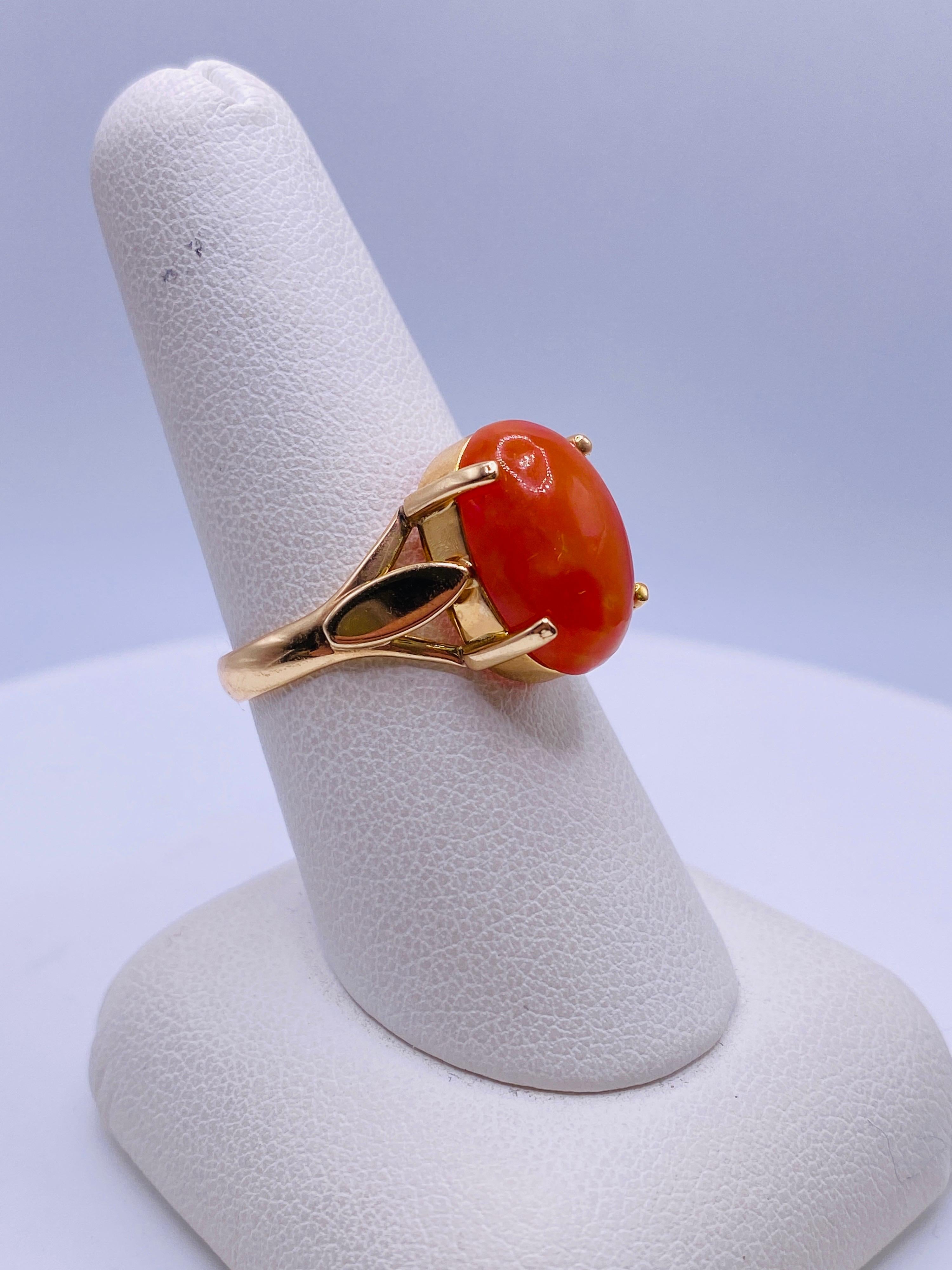 14k yellow gold cabochon cut Mexican fire opal ring. 2.8dwt. Size 8
