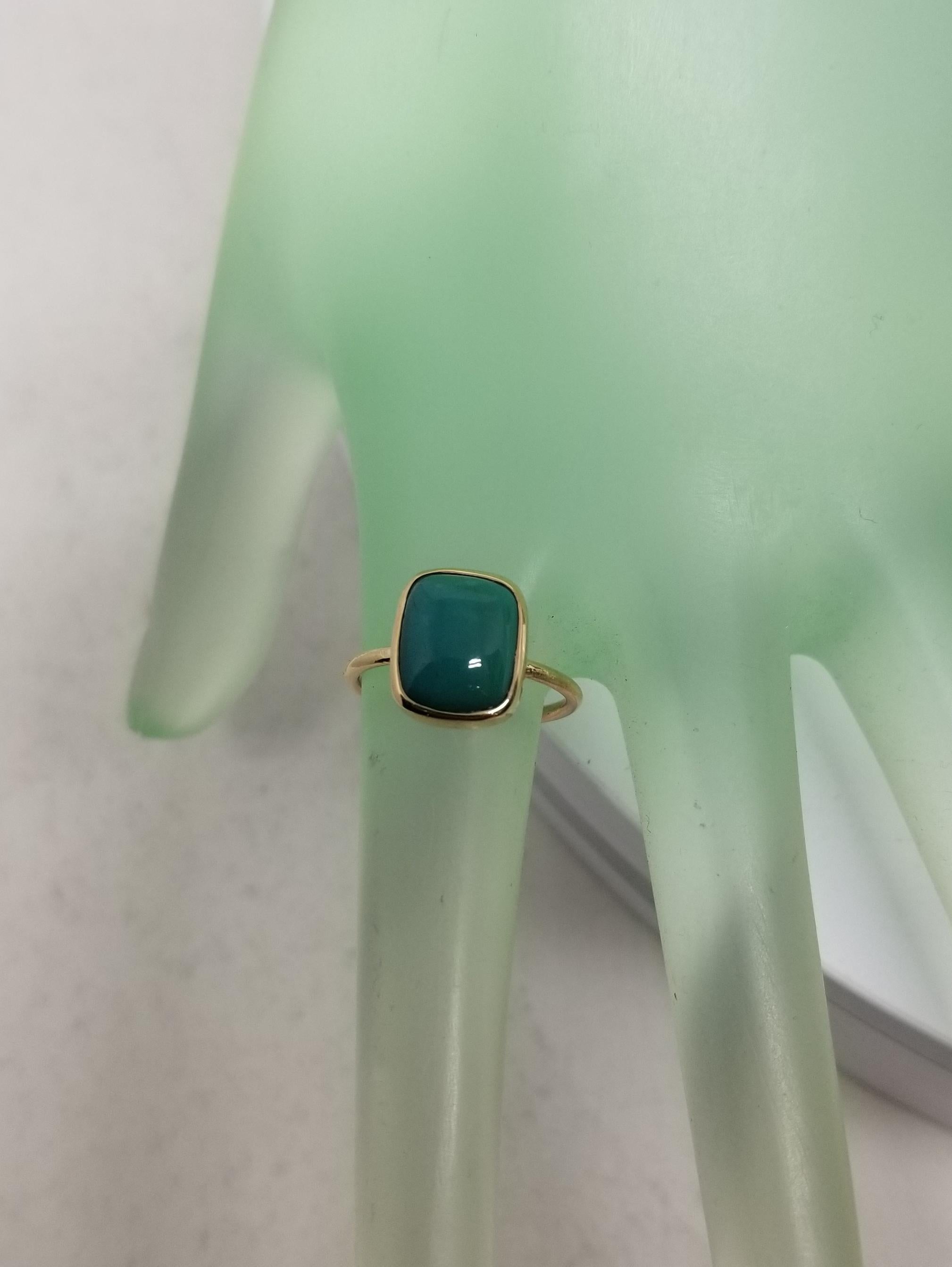 Women's or Men's 14 Karat Yellow Gold Cabochon Cut Turquoise Ring