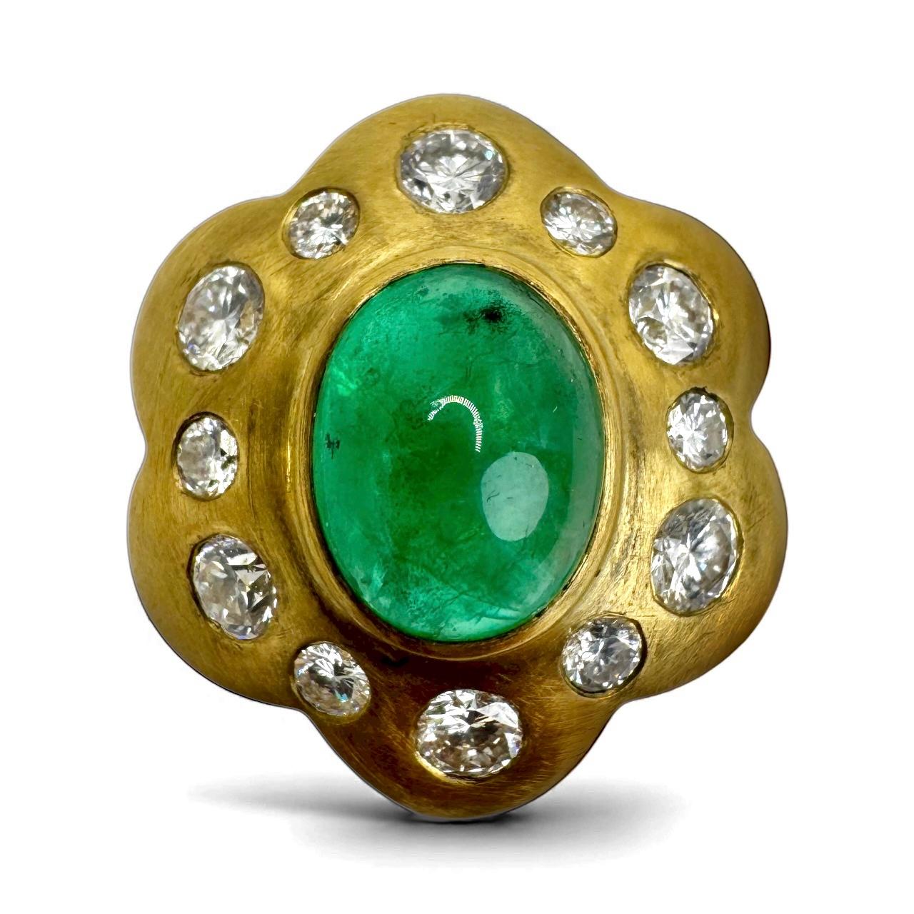 Bague en or jaune 14K avec émeraude cabochon et diamant